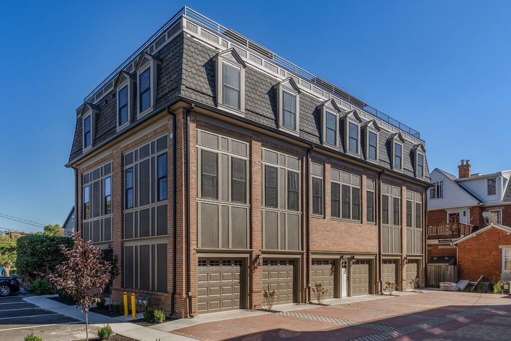 Picture of 581 E Walnut Street
