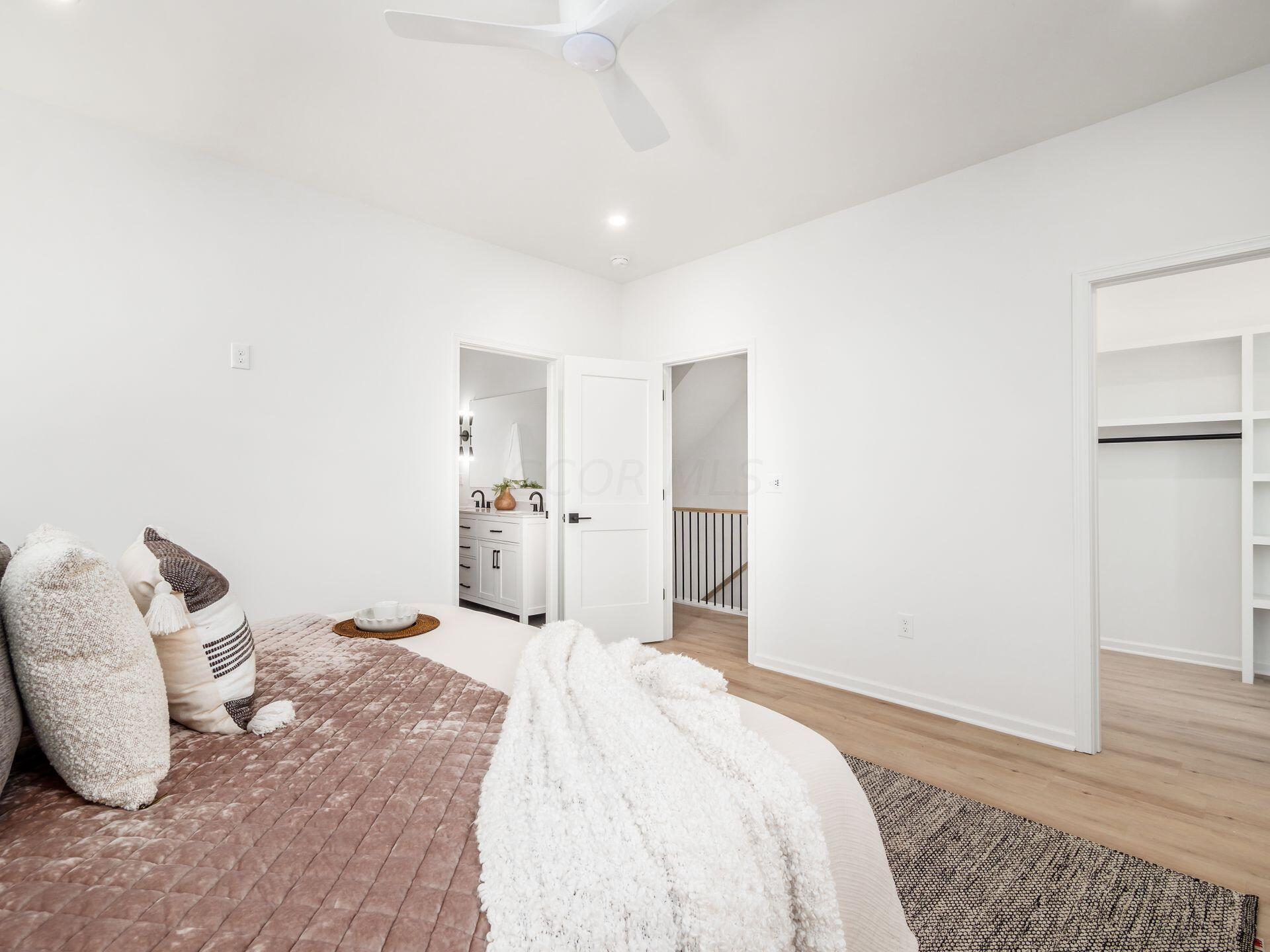 581 E Walnut Street Property Photo 18