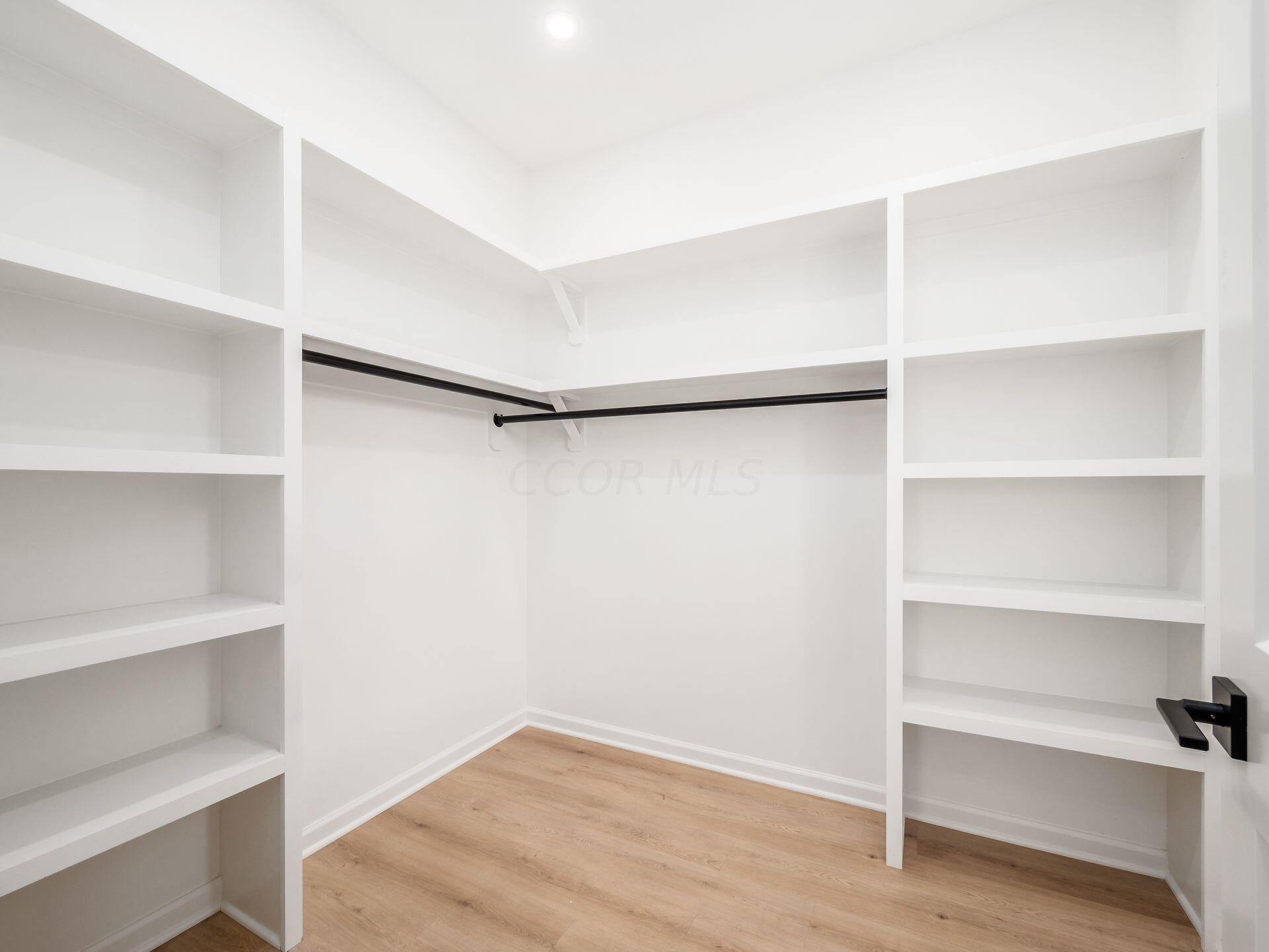 581 E Walnut Street Property Photo 22