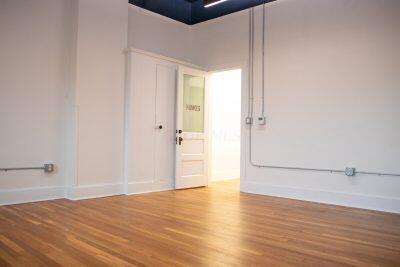 116 E Court Avenue, Room 216 Property Photo 8
