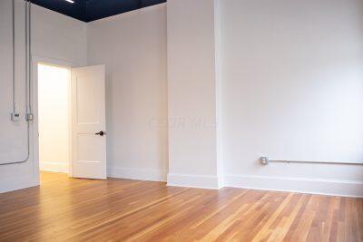116 E Court Avenue, Room 221 Property Photo 6