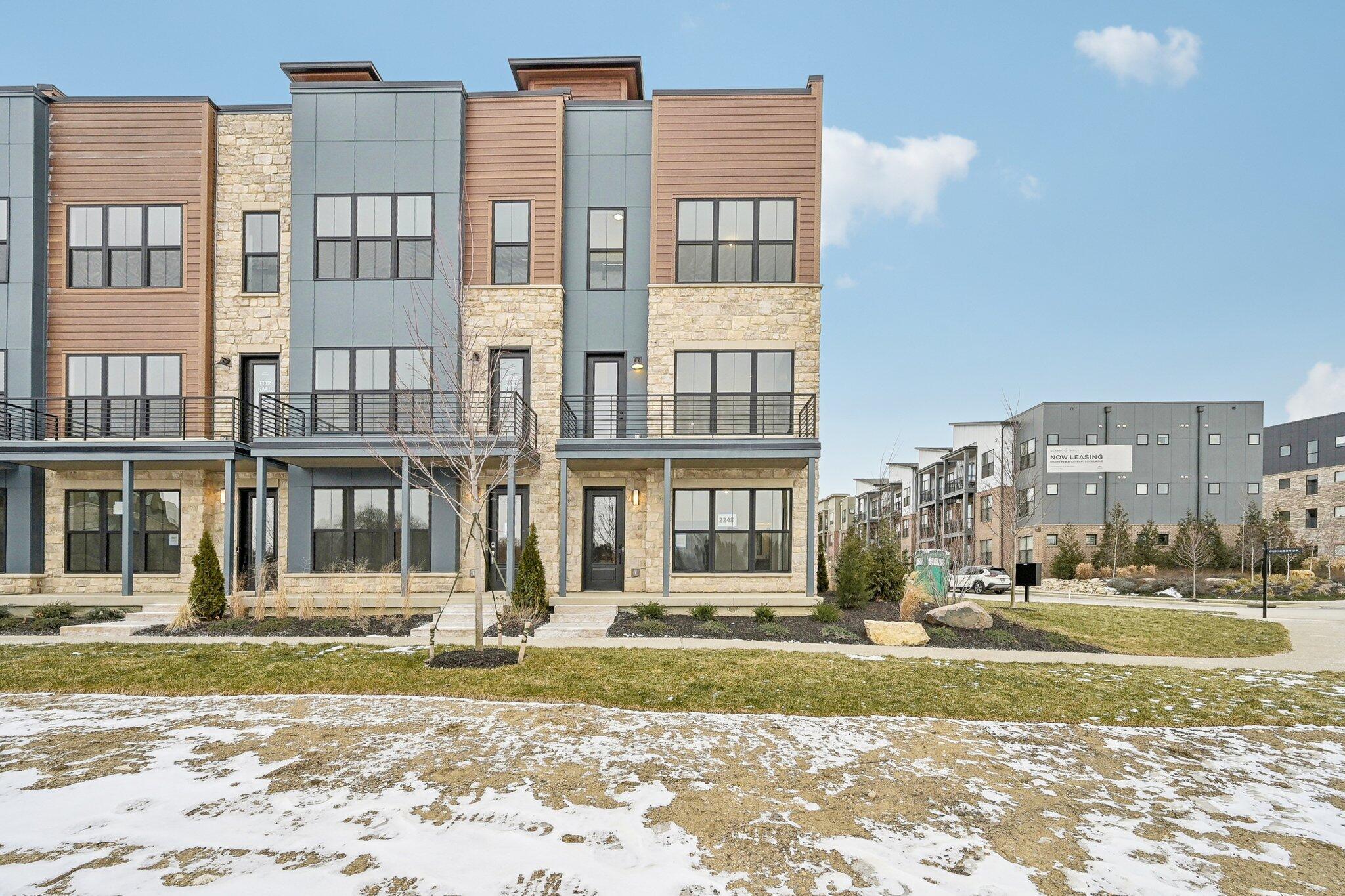2262 Quarry Trails Drive Property Photo 3