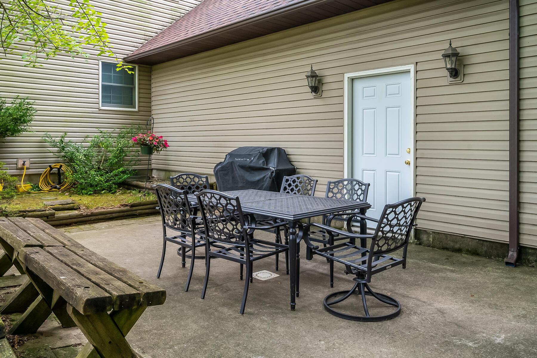 4808 Hughes Road Property Photo 12
