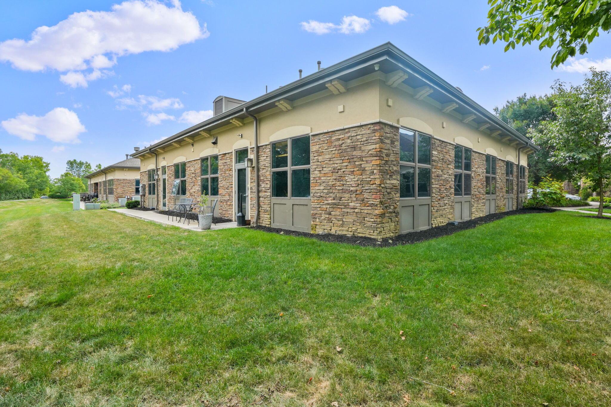 6185 Emerald Parkway Property Photo