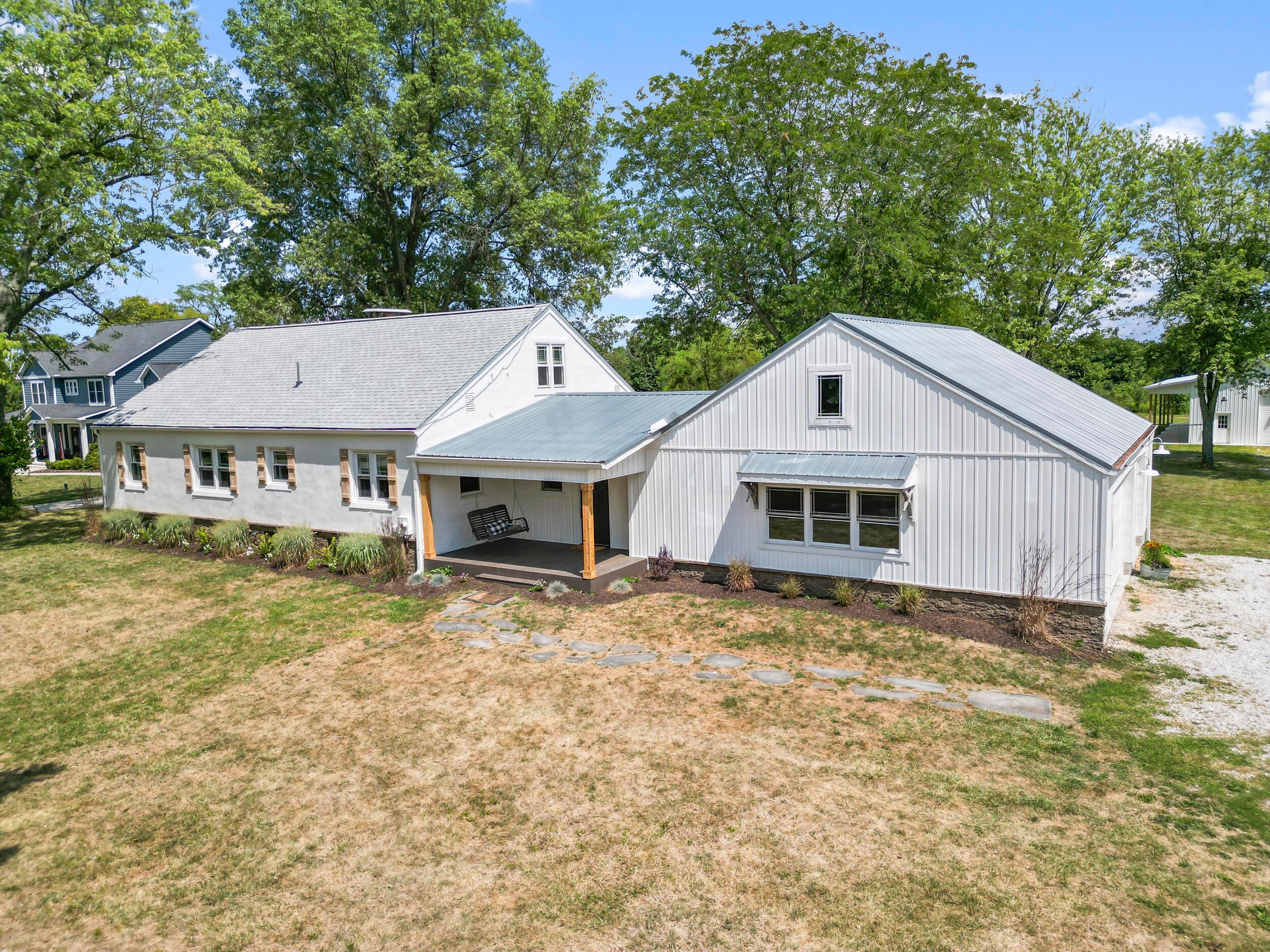 108 Stone Creek Drive Property Photo 2