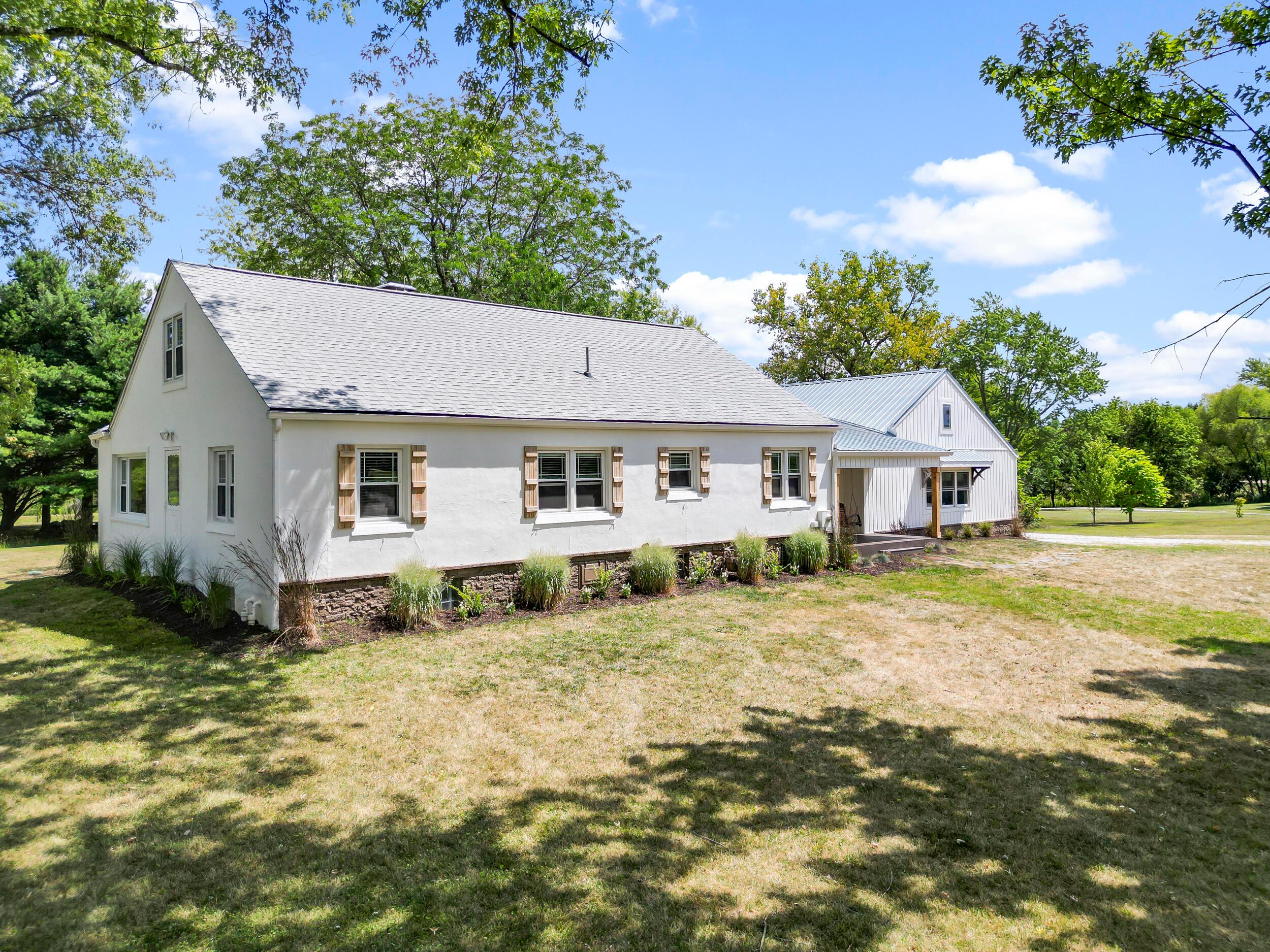 108 Stone Creek Drive Property Photo 3