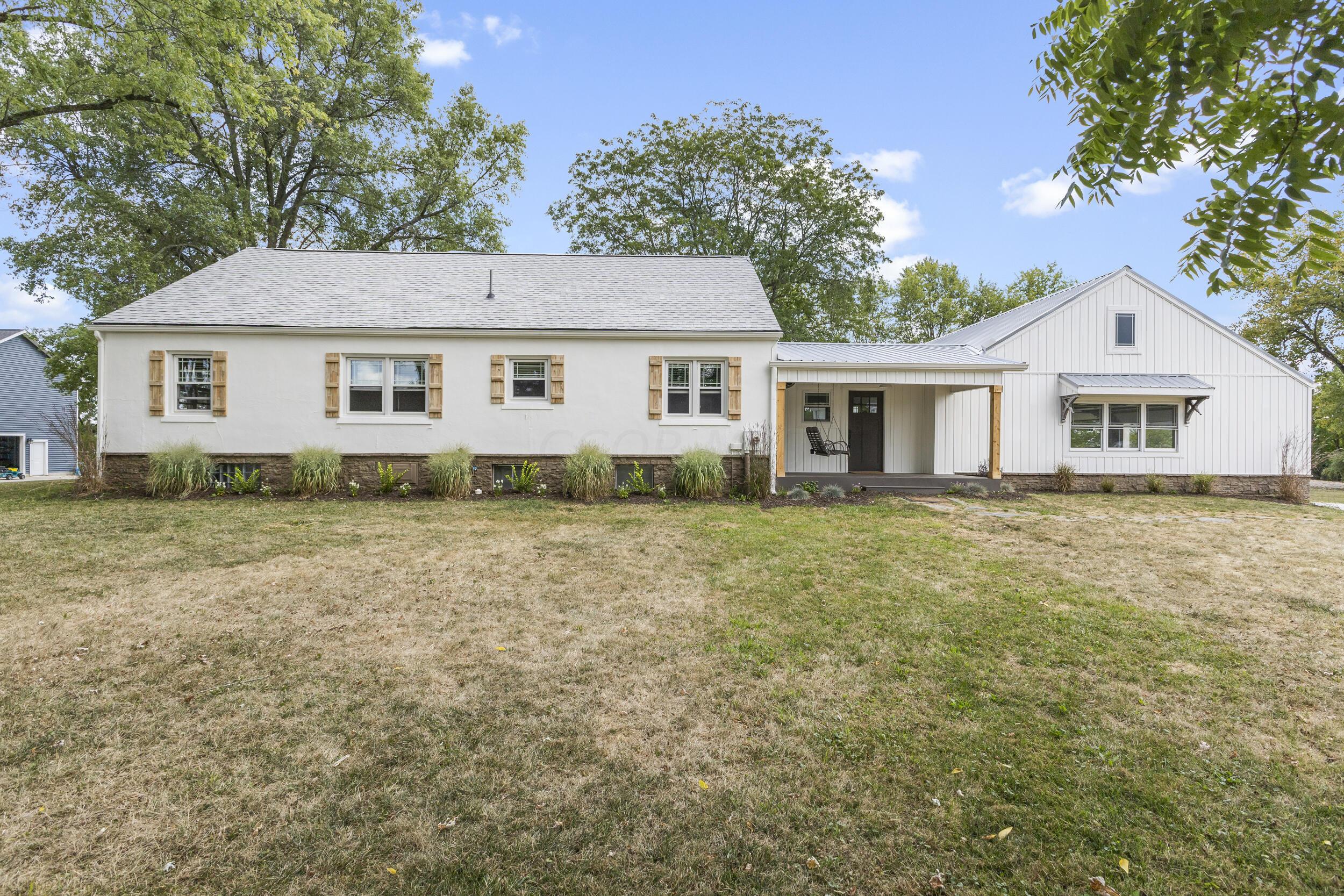 108 Stone Creek Drive Property Photo 4