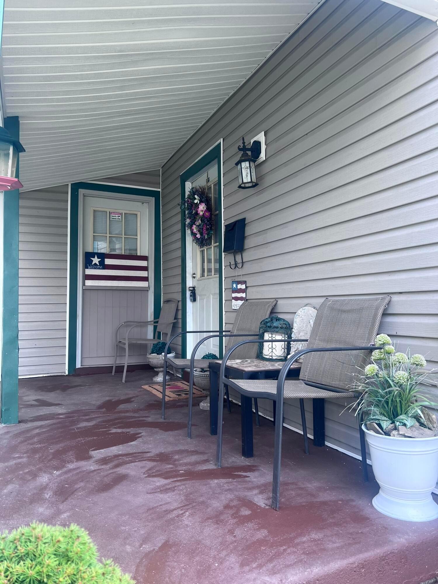 925 W Liberty Street Property Photo 2