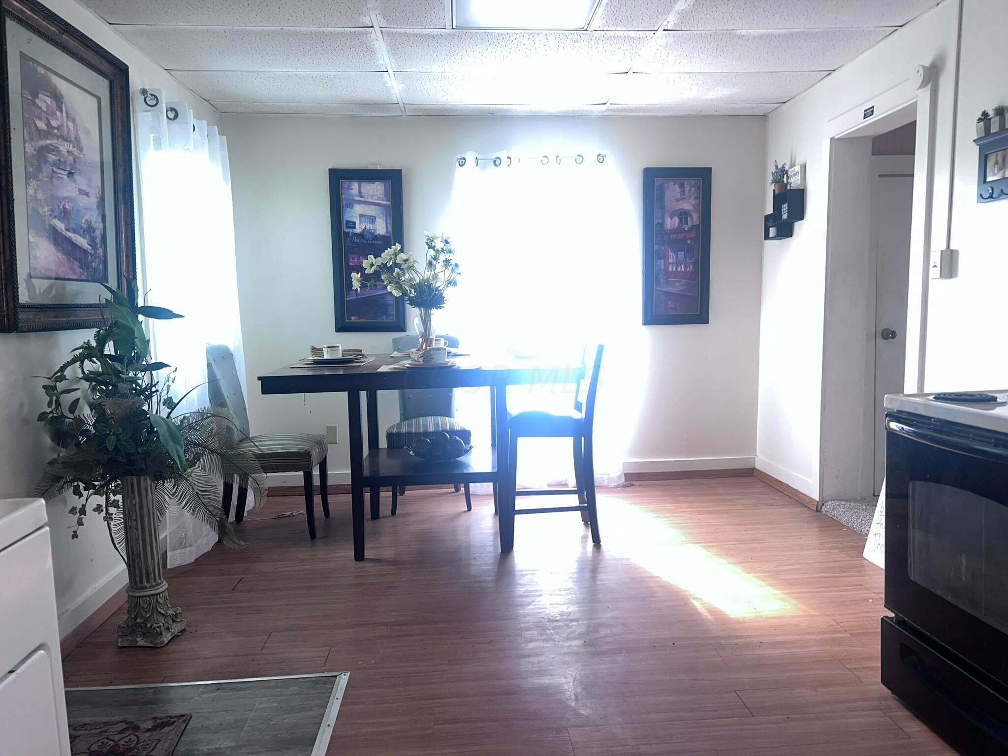 925 W Liberty Street Property Photo 7