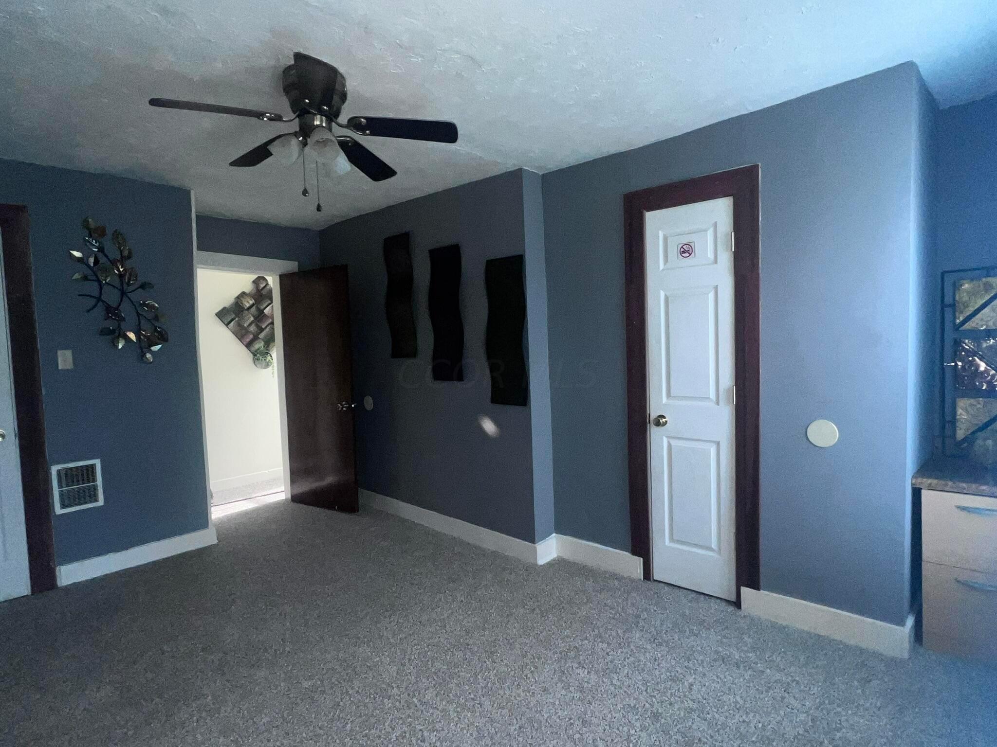 925 W Liberty Street Property Photo 14