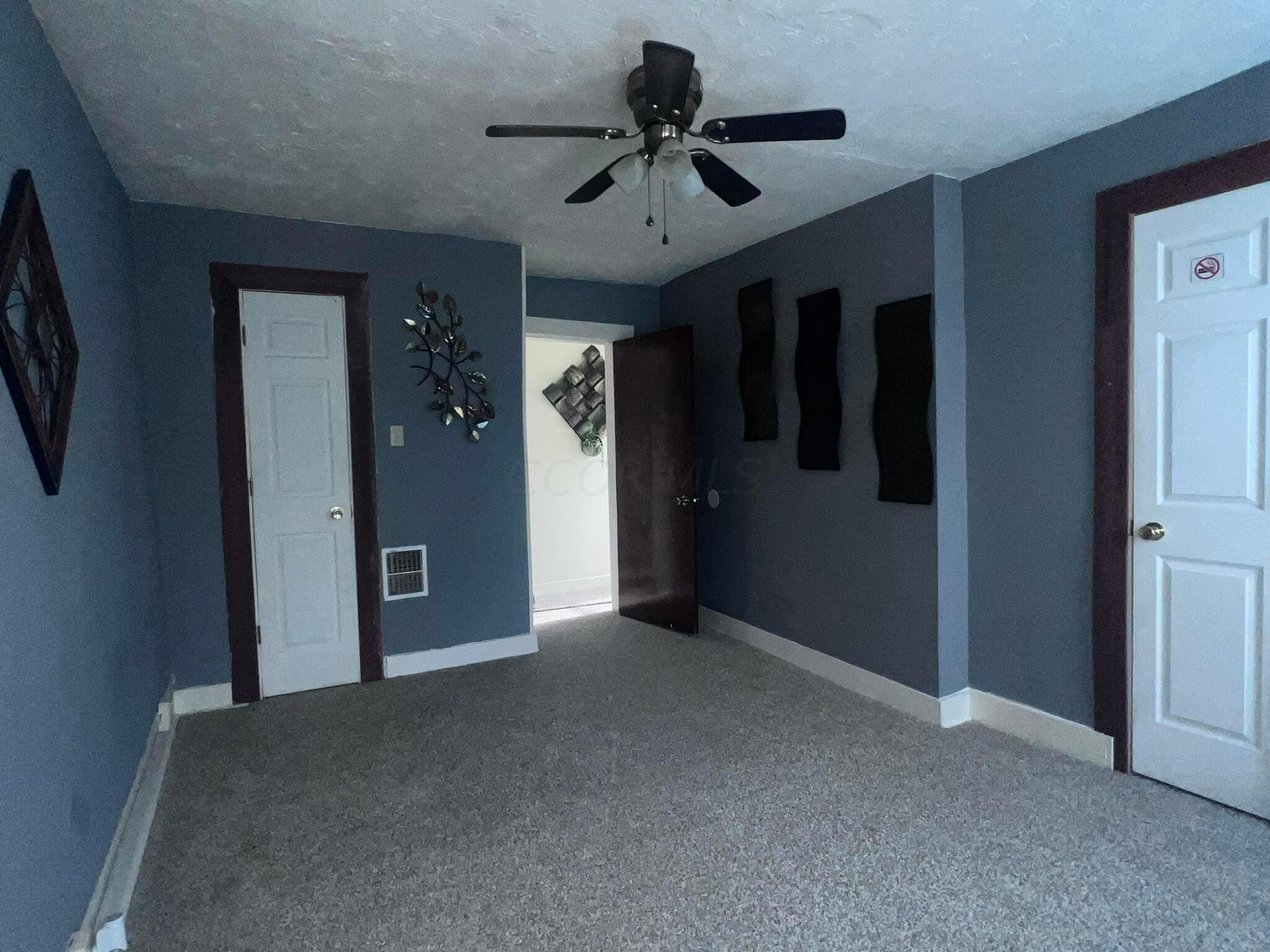 925 W Liberty Street Property Photo 15