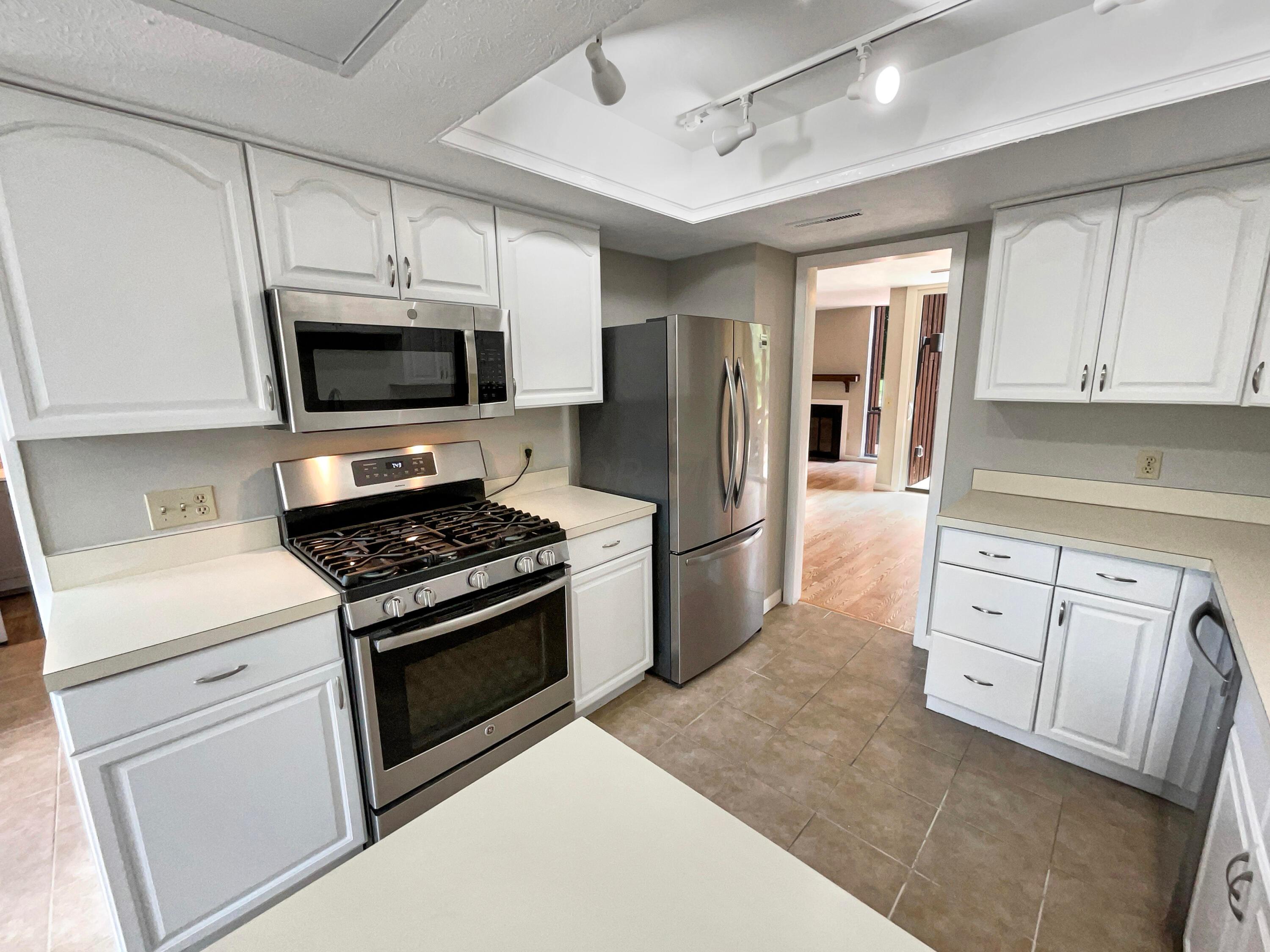 4925 Whistlewood Lane, 1 Property Photo 2