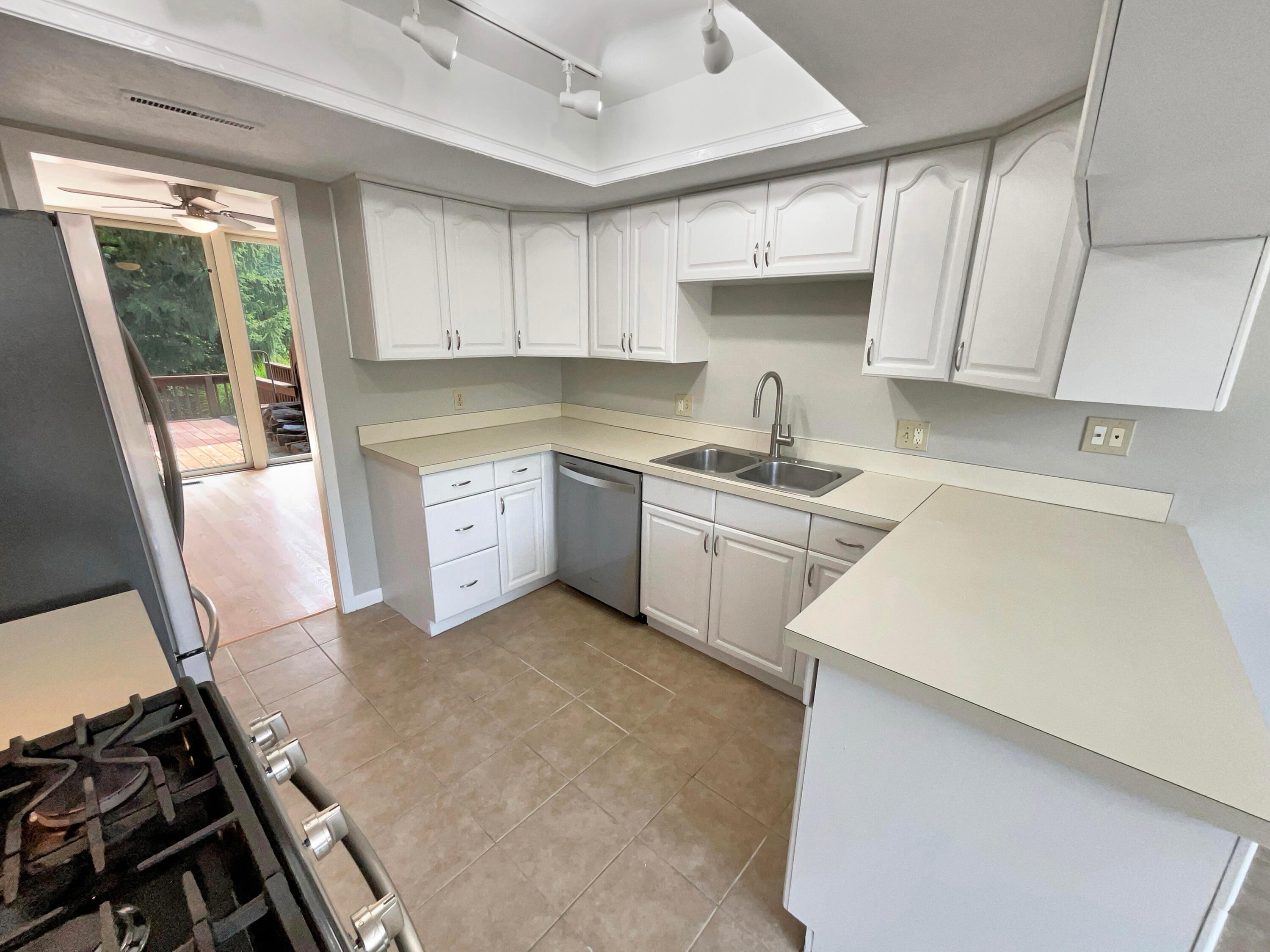4925 Whistlewood Lane, 1 Property Photo 8