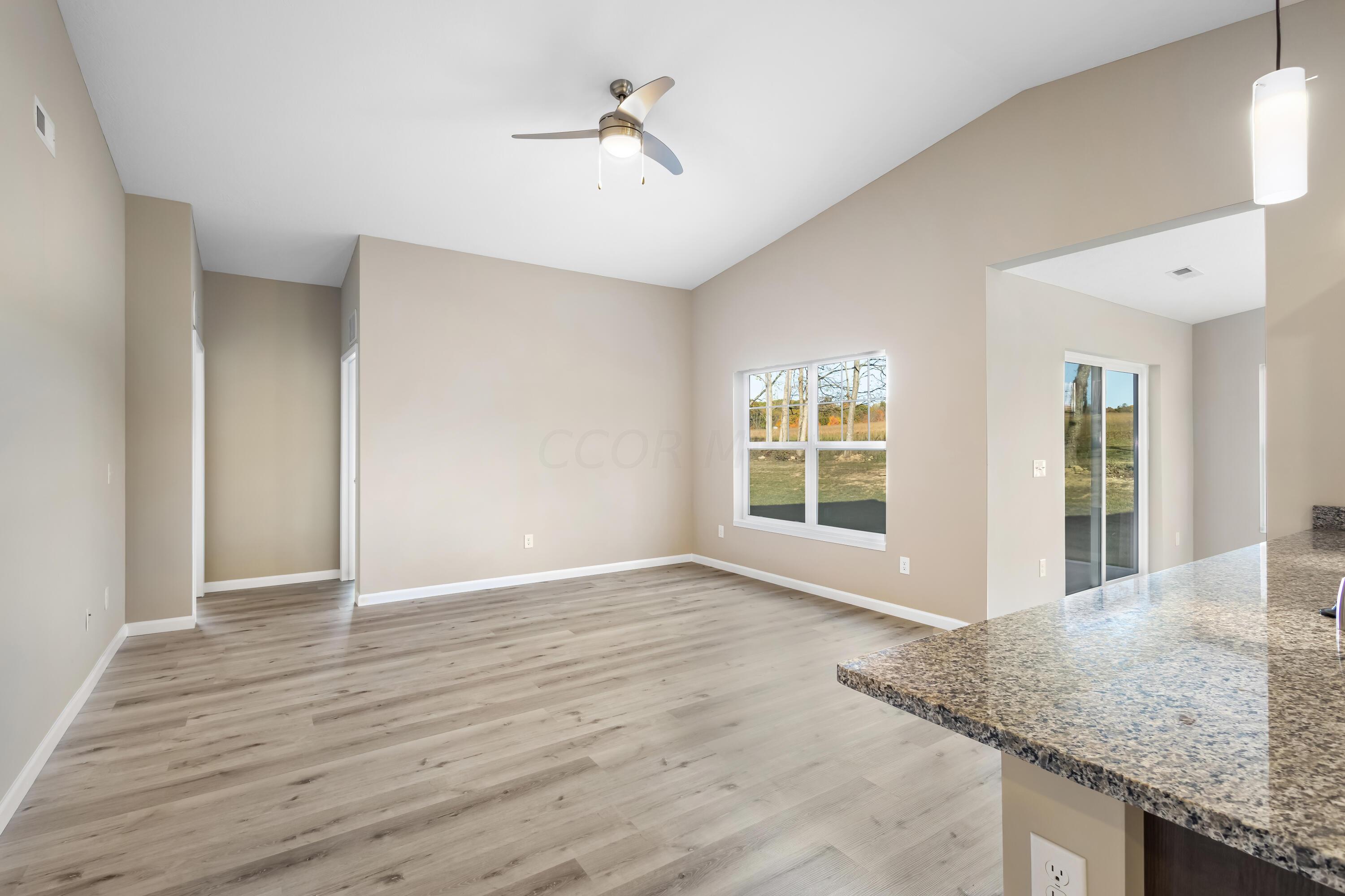 11977 Superior Street Property Photo 2