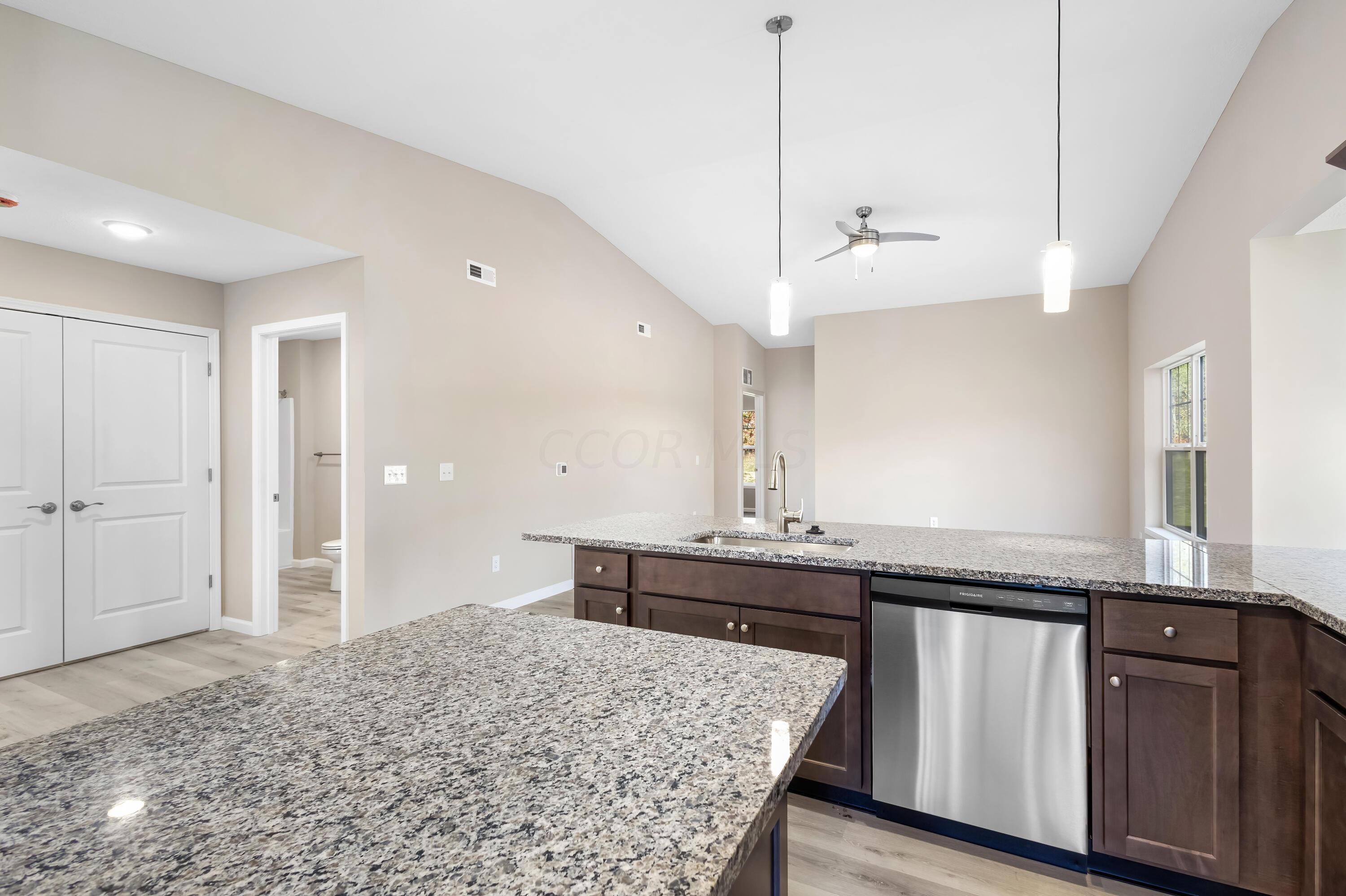 11977 Superior Street Property Photo 6