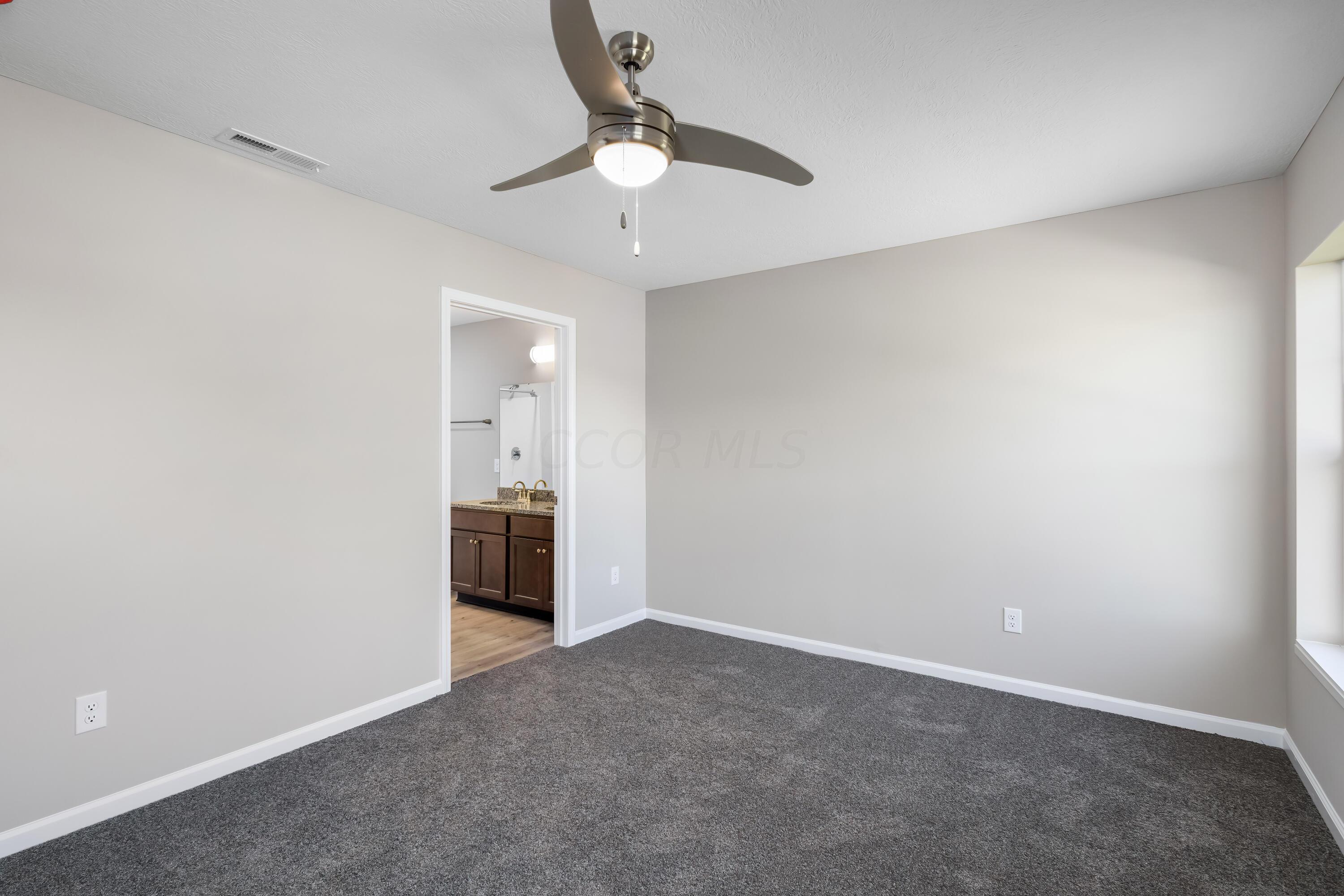11977 Superior Street Property Photo 12