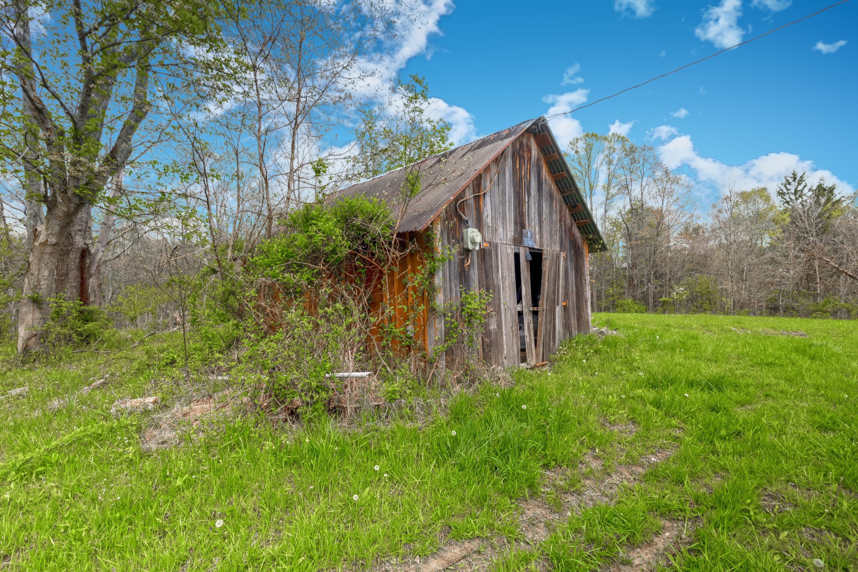 5400 Saunders Road Property Photo 14