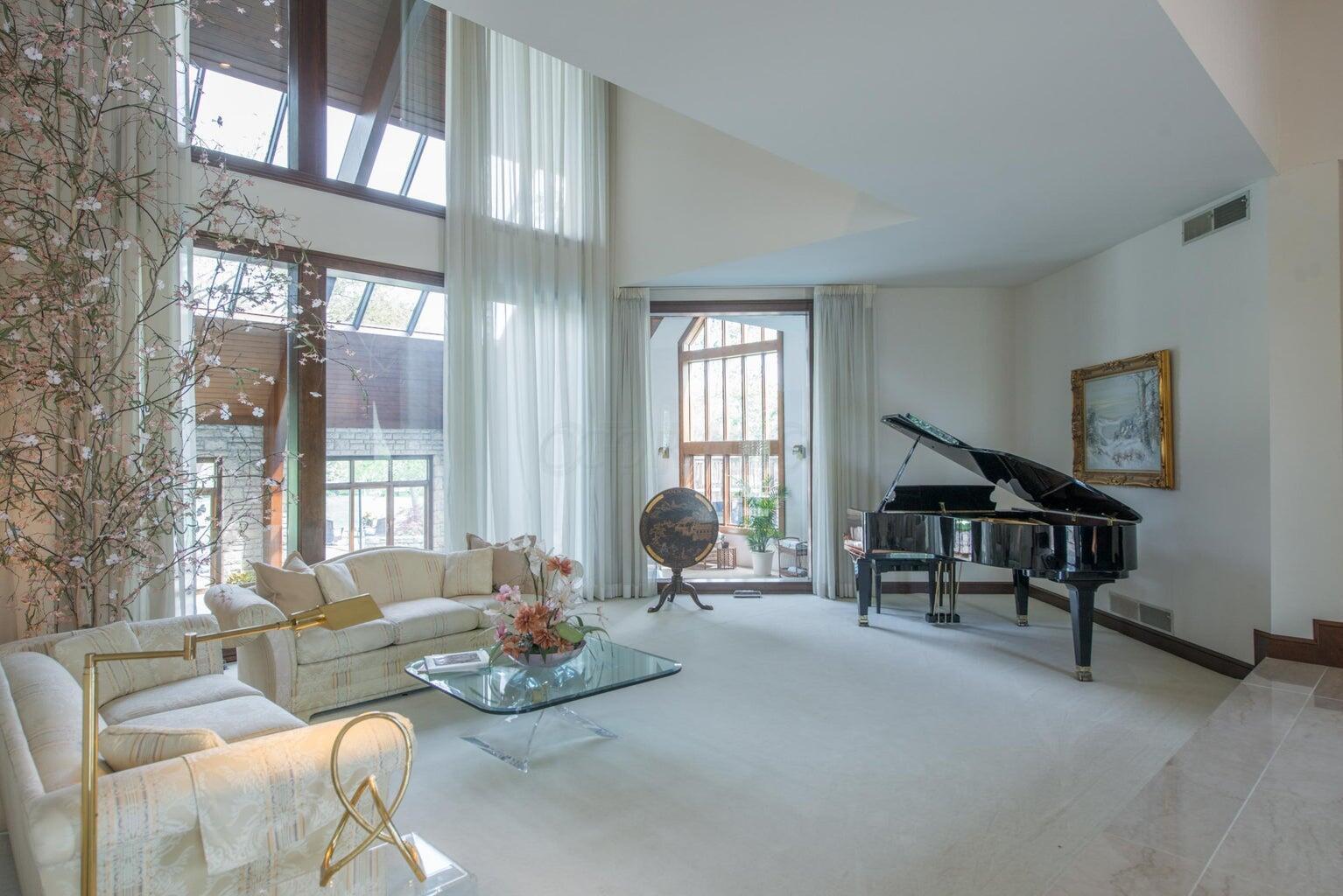8455 Dunsinane Drive Property Photo 10