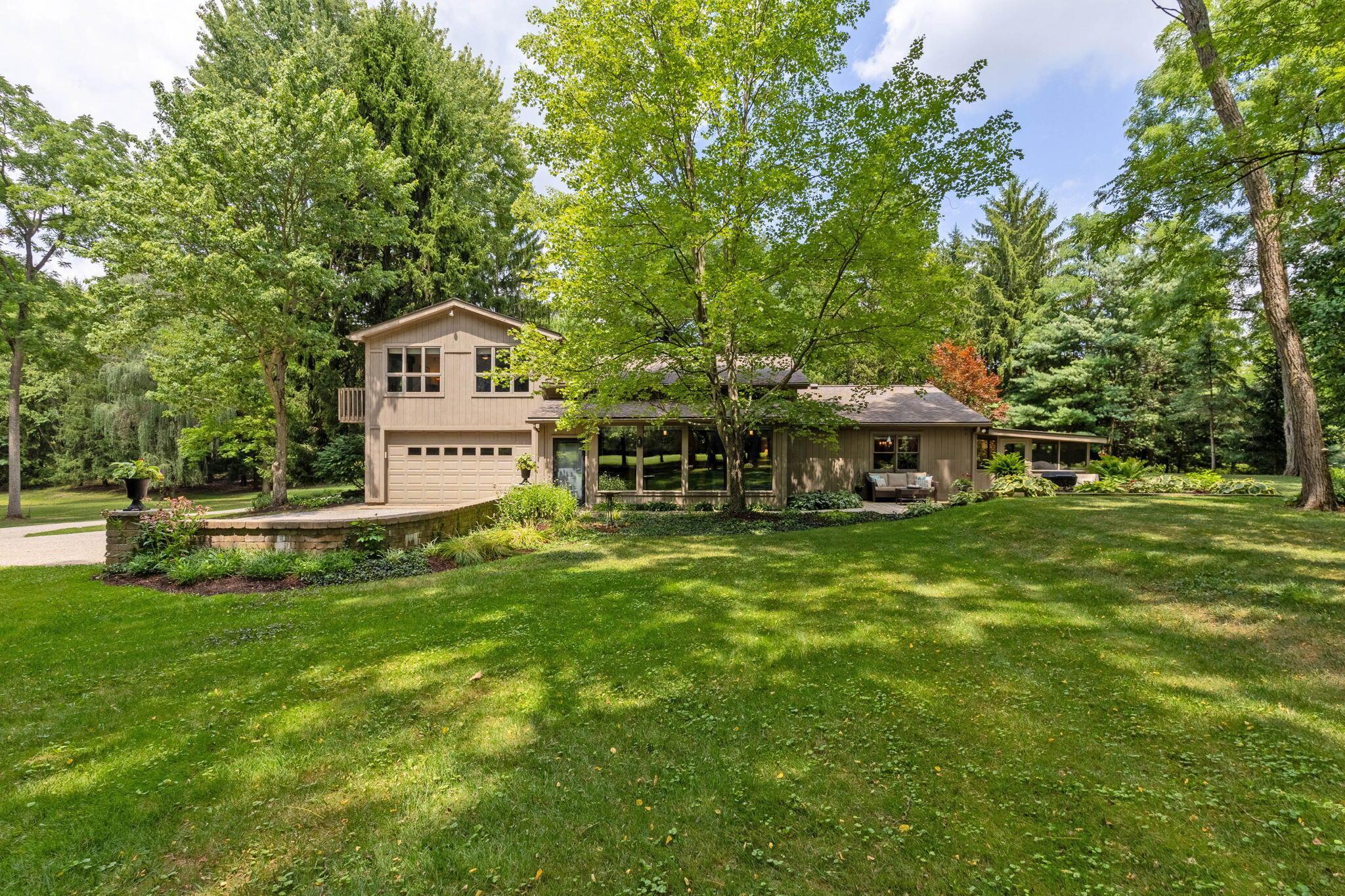 6837 E Walnut Street Property Photo