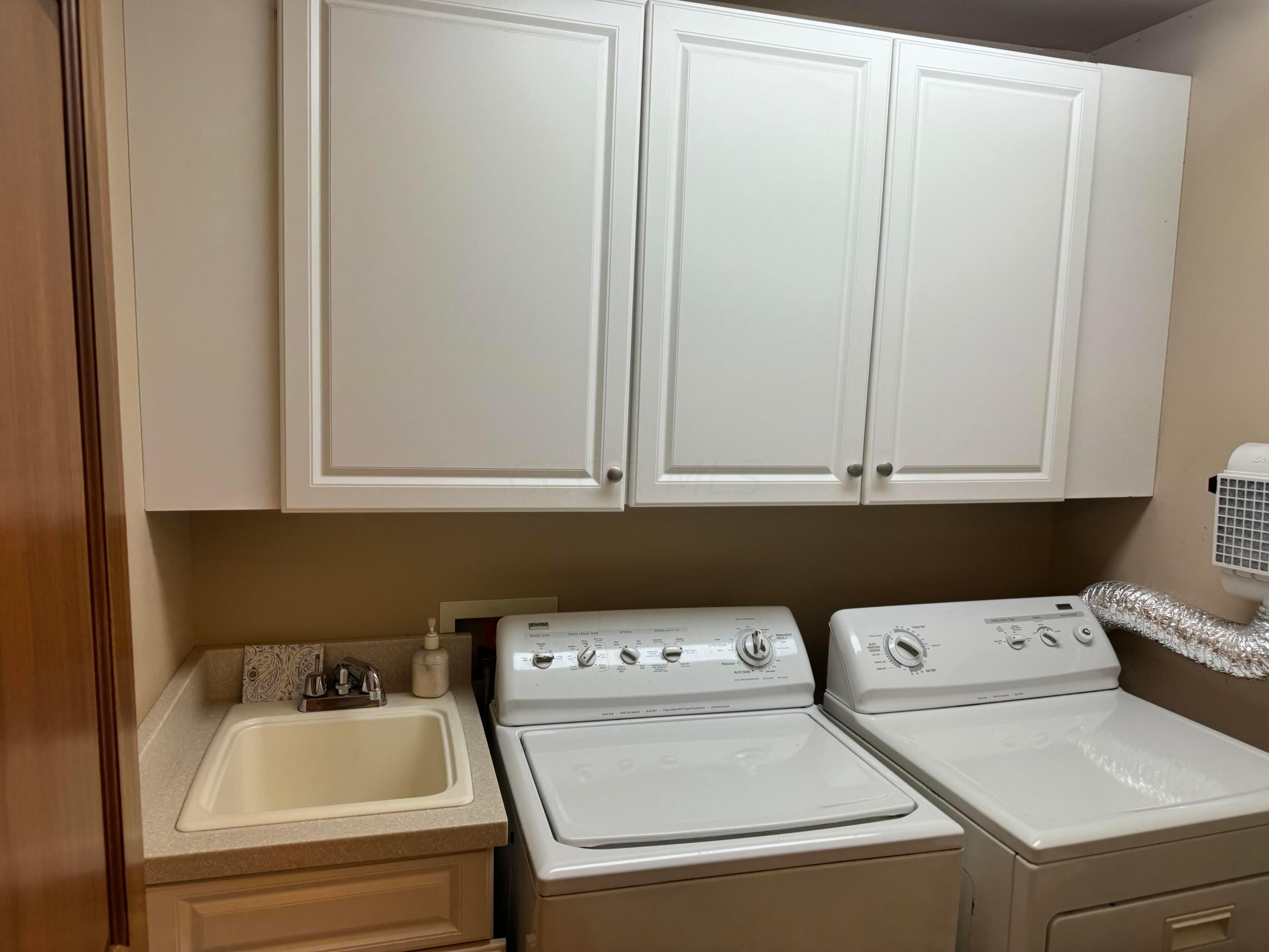 410 S Columbia Avenue Property Photo 11