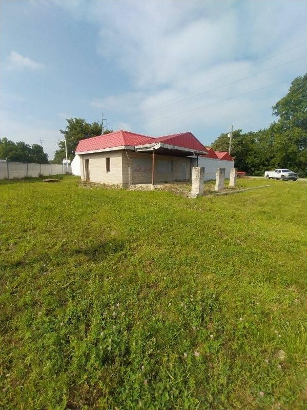721 W Center Street Property Photo 2