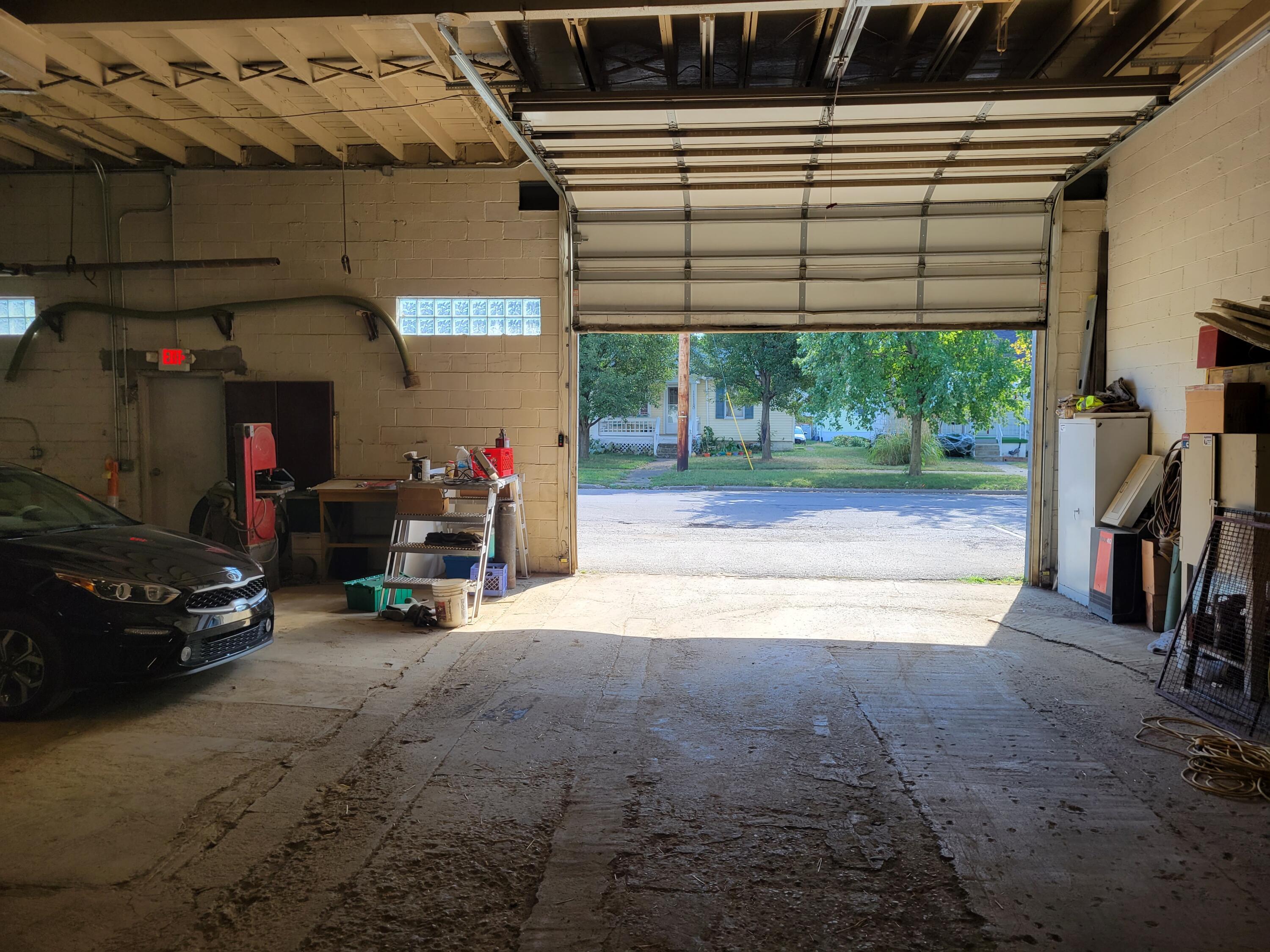 1117 W Mulberry Street, D Property Photo 9