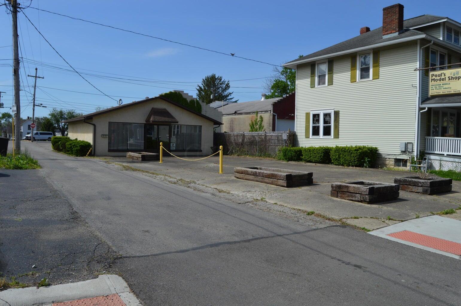 120 W Sixth Avenue Property Photo 1