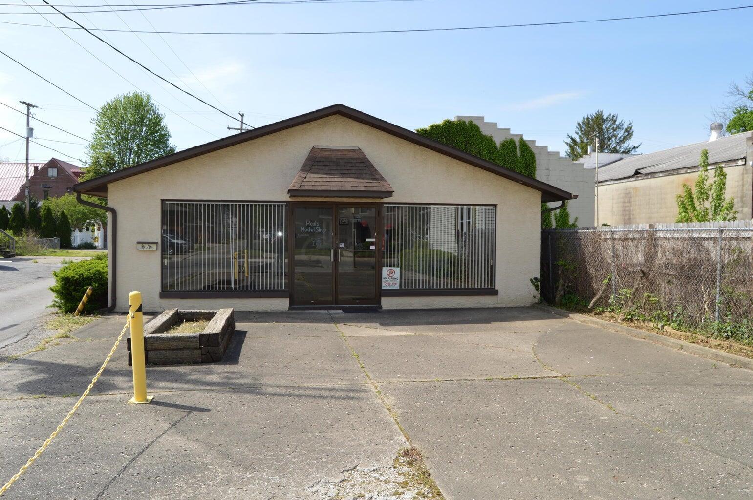 120 W Sixth Avenue Property Photo 2