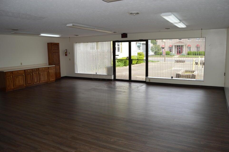 120 W Sixth Avenue Property Photo 3