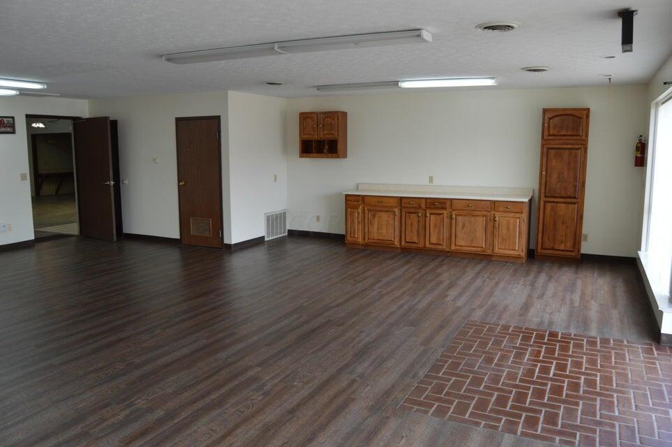 120 W Sixth Avenue Property Photo 4
