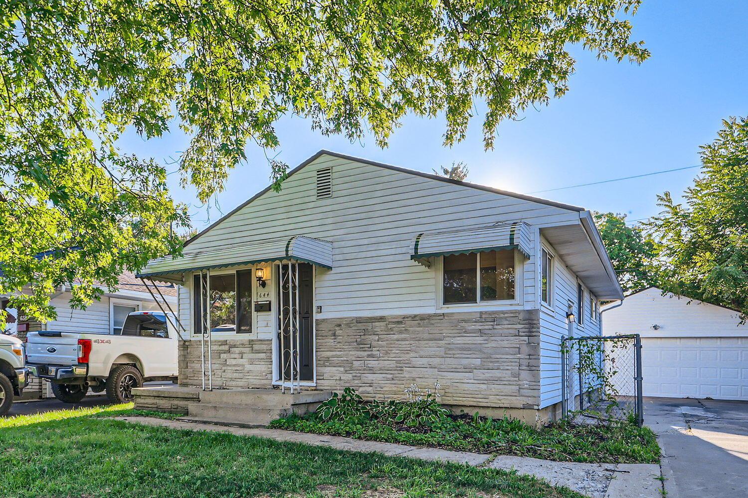 644 Georgian Drive Property Photo 1