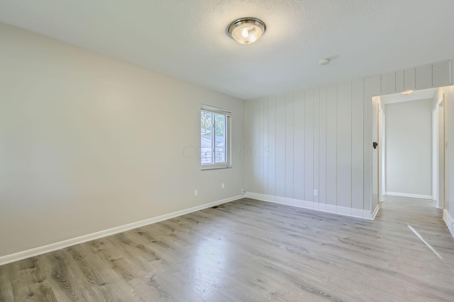 644 Georgian Drive Property Photo 2
