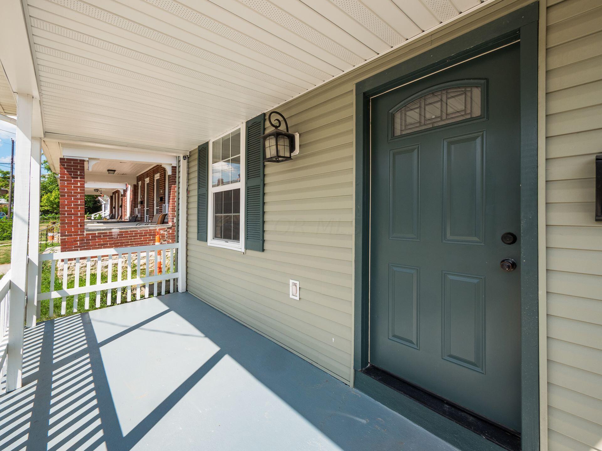 574 Seymour Avenue Property Photo 2
