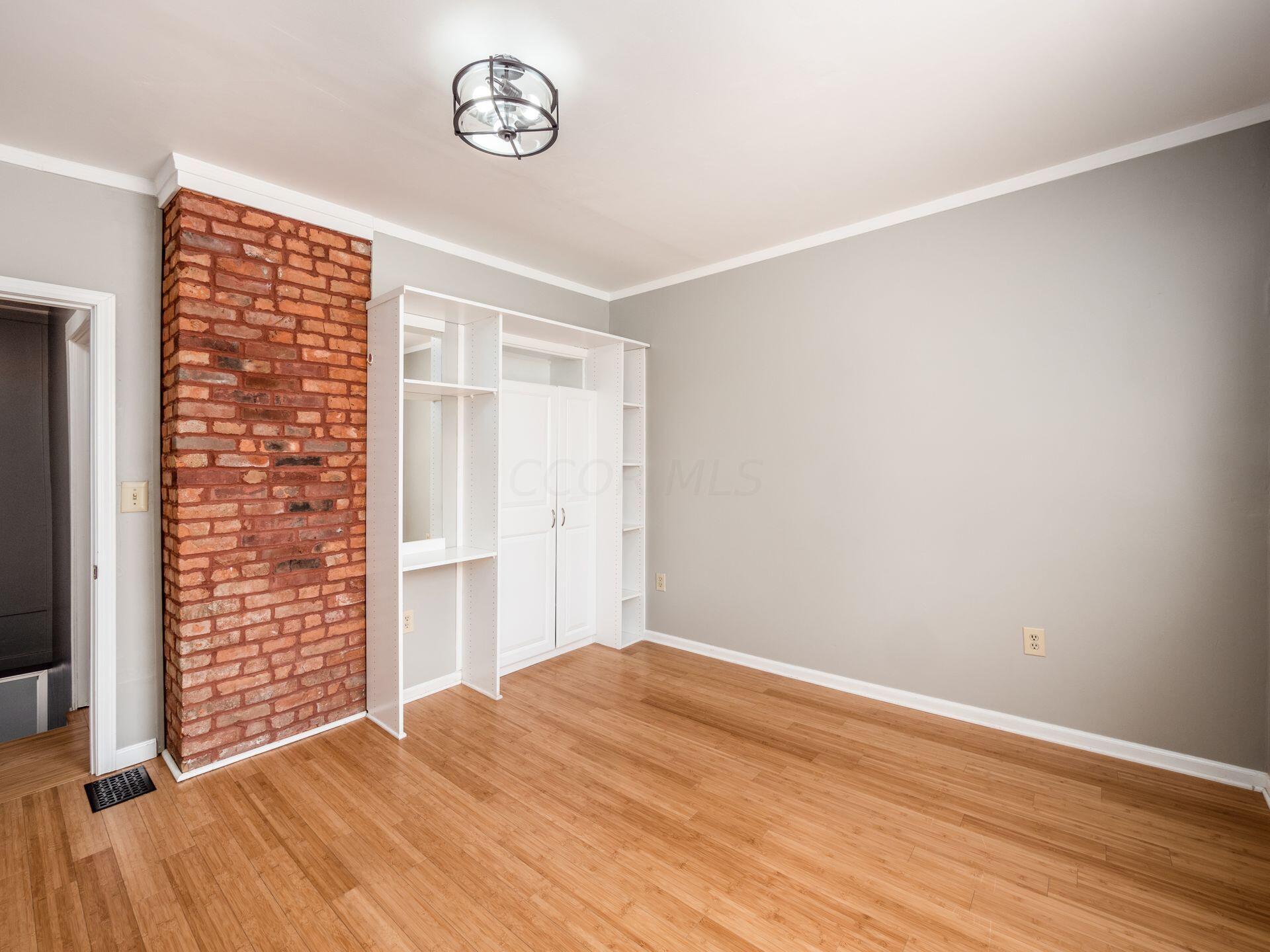 574 Seymour Avenue Property Photo 14