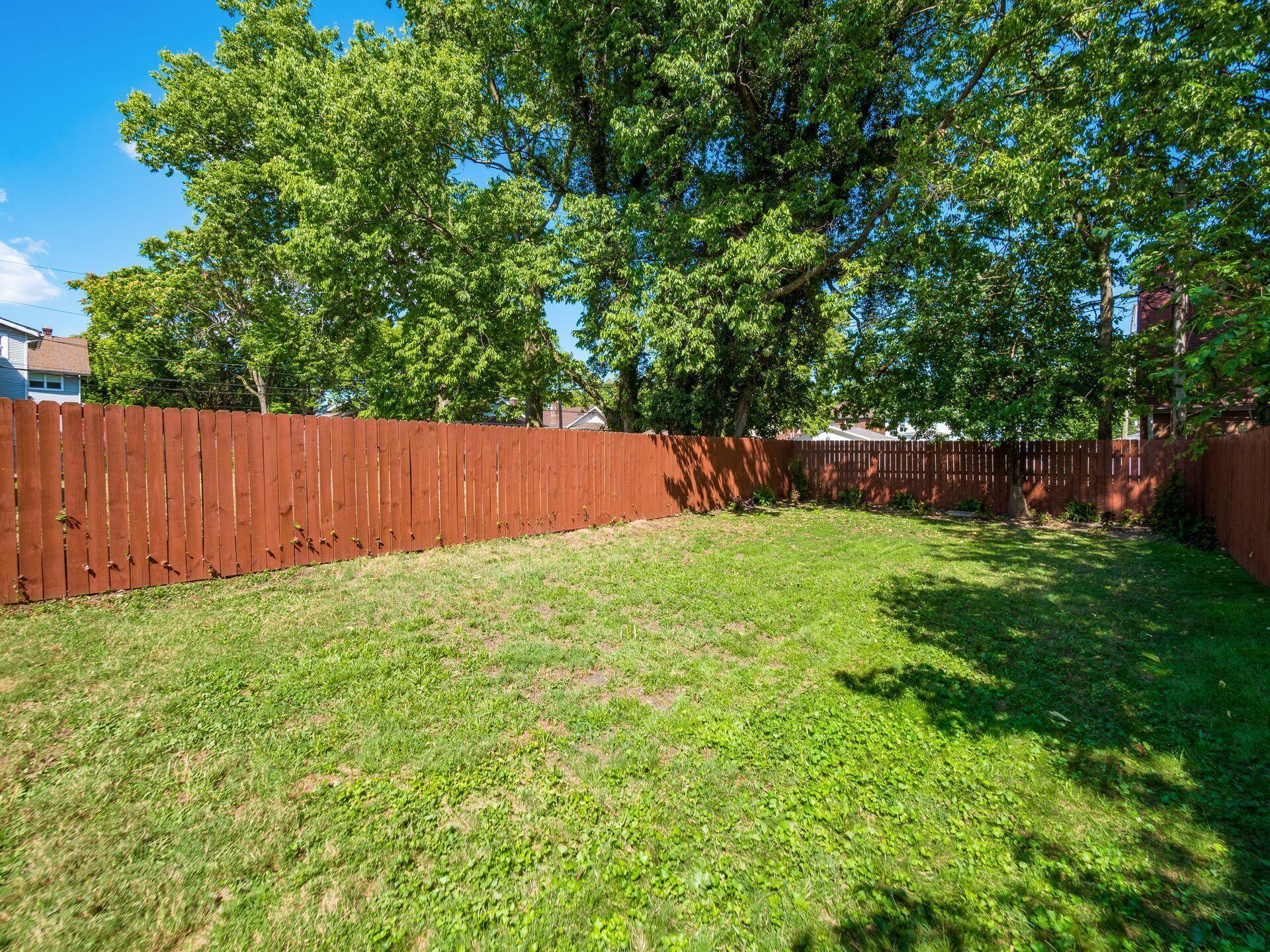 574 Seymour Avenue Property Photo 20