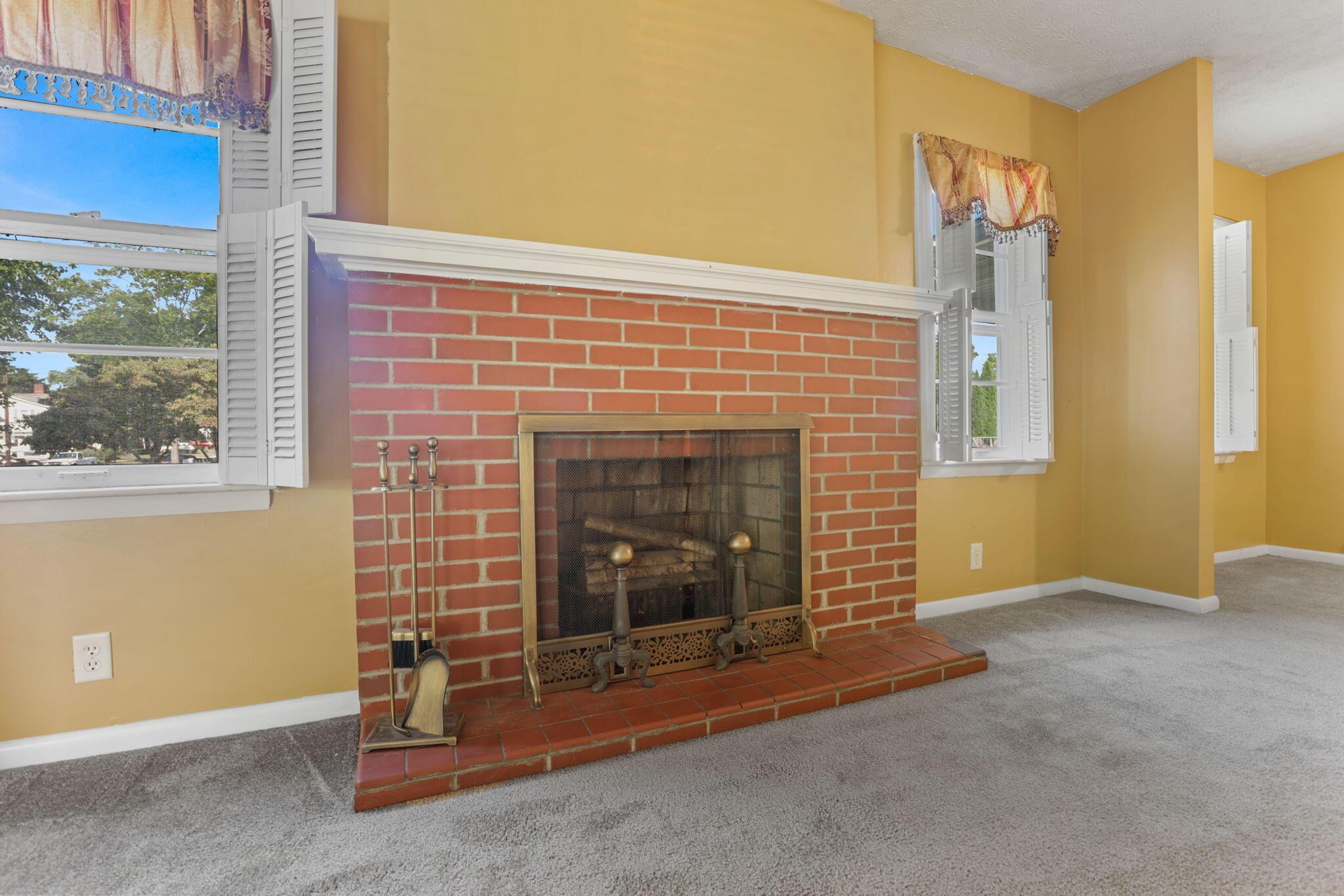 631 E 5th Avenue Property Photo 15