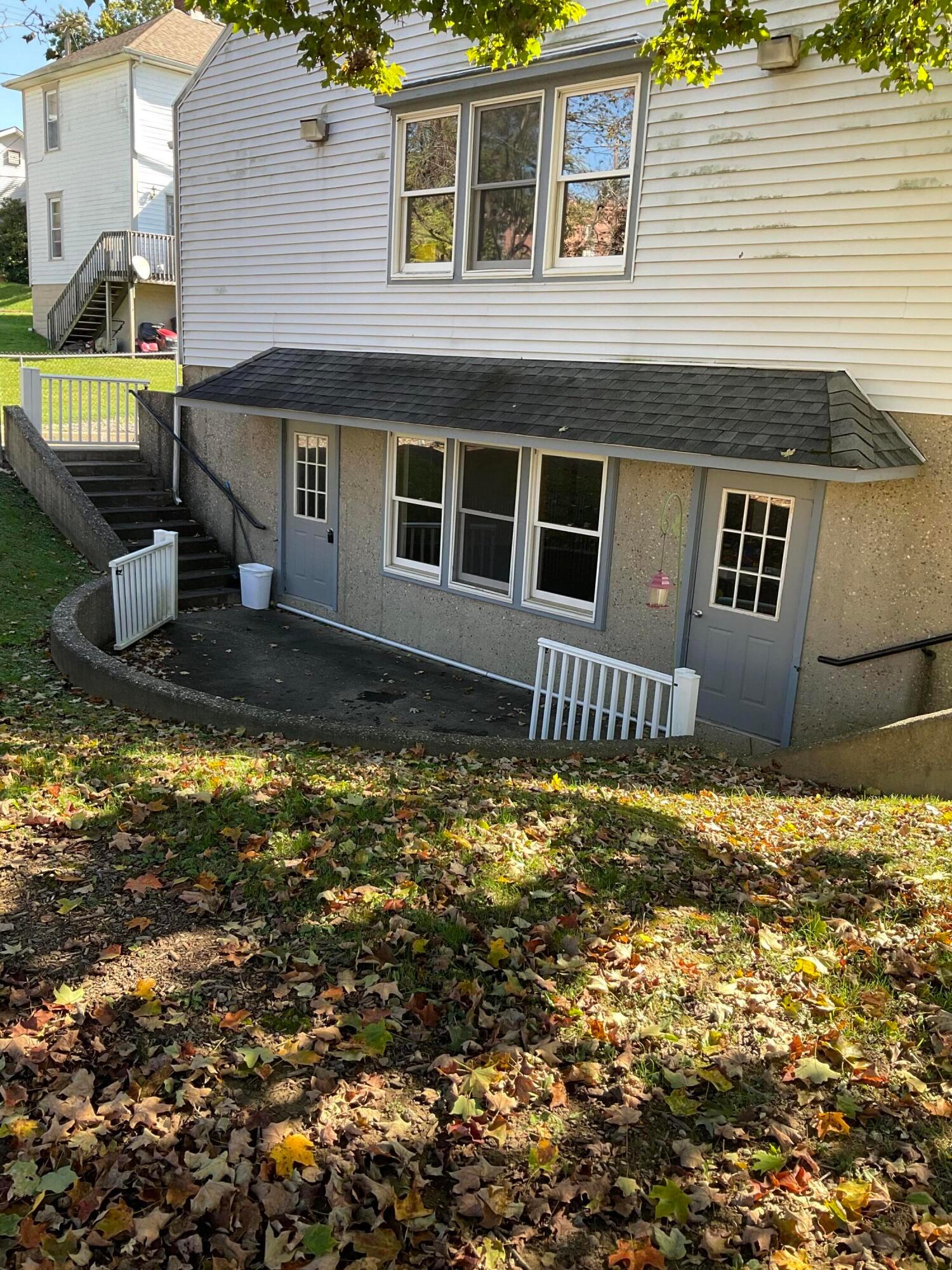 211 S High Street Property Photo 4