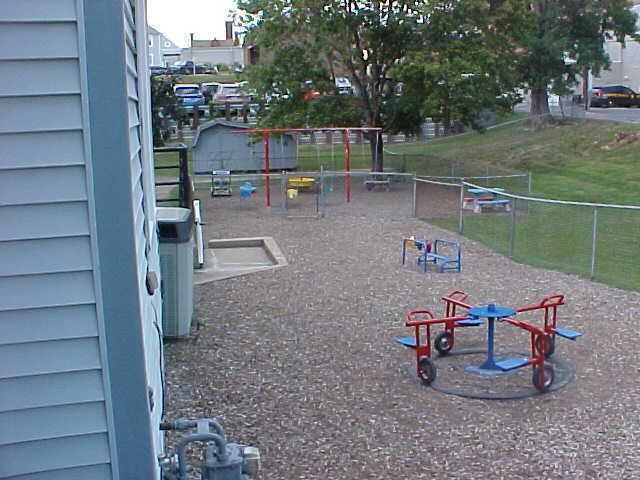 211 S High Street Property Photo 8