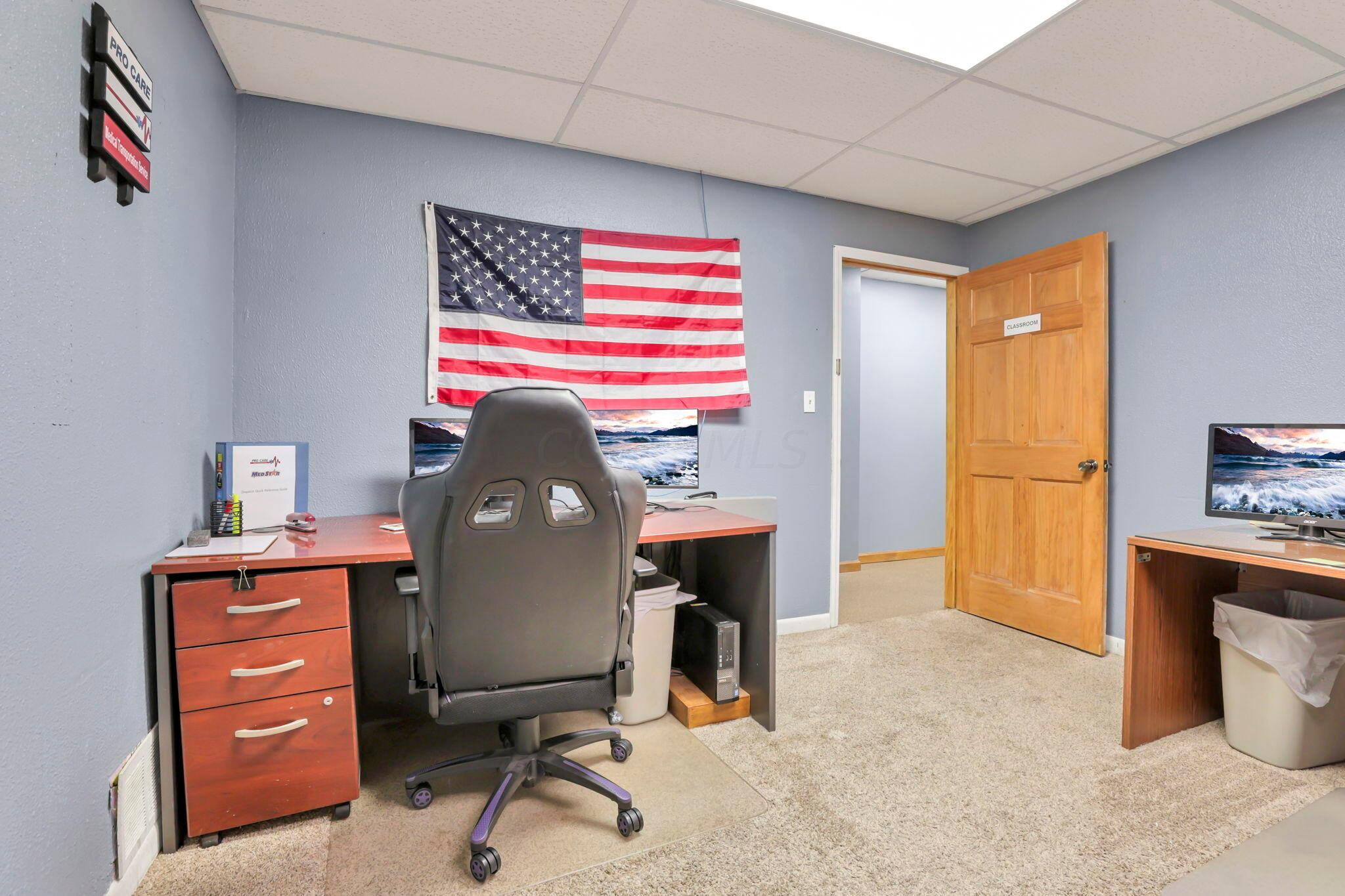 500 N Maple Street Property Photo 16
