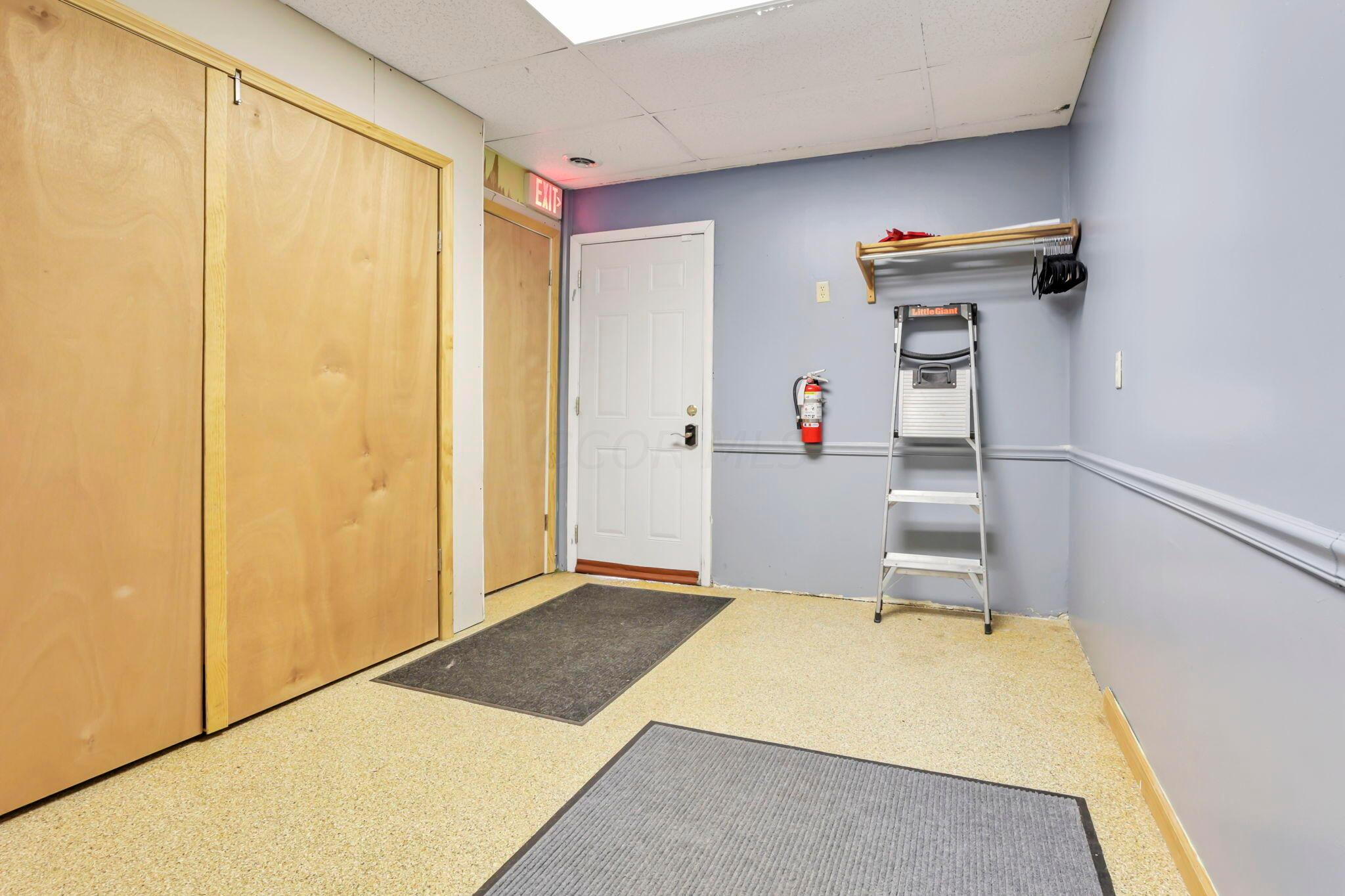 500 N Maple Street Property Photo 25