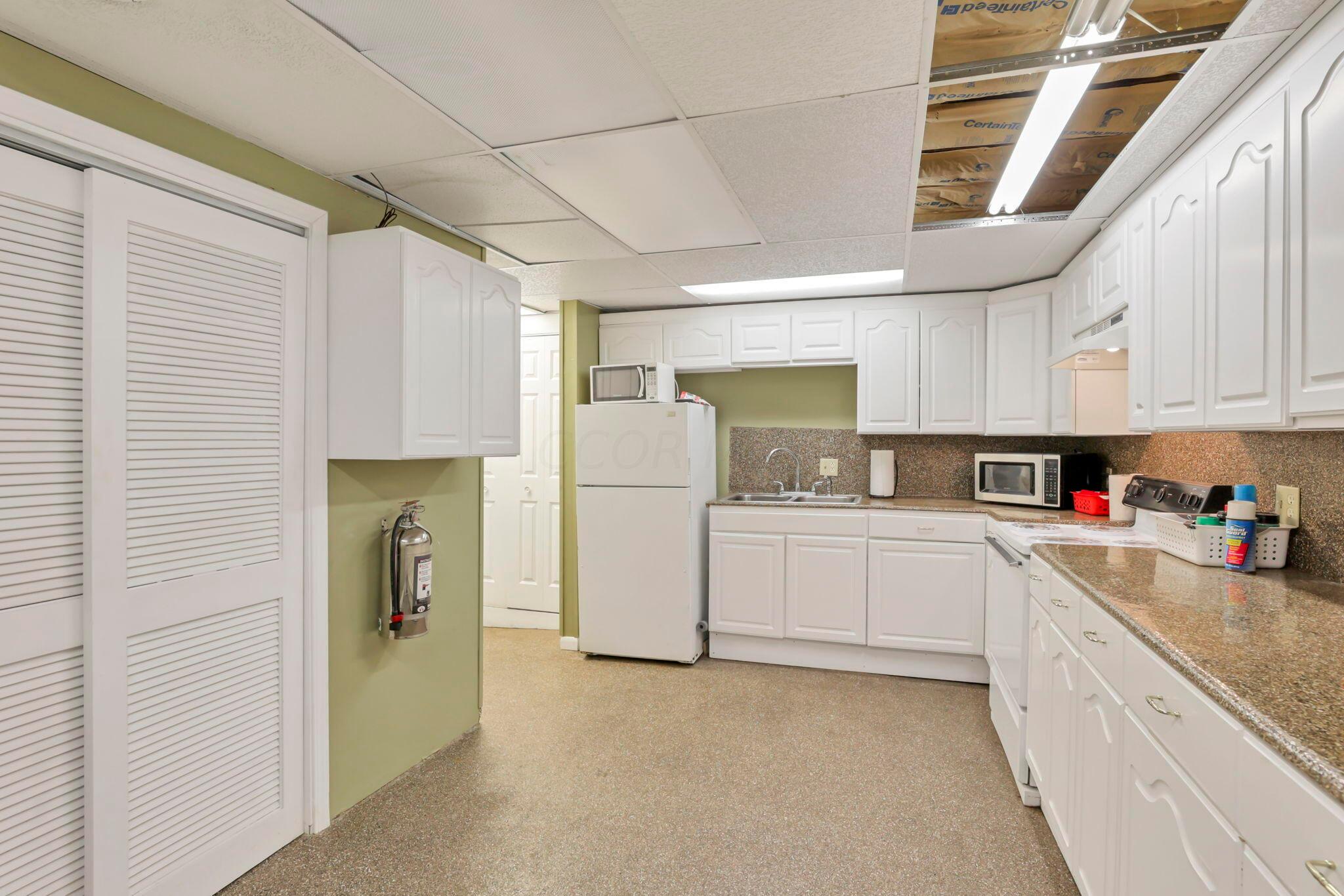 500 N Maple Street Property Photo 30