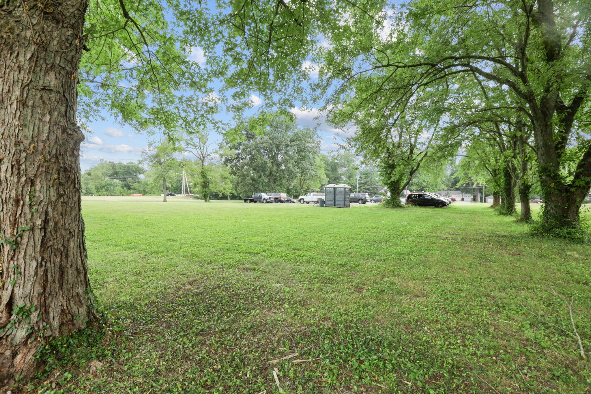 219 N Hamilton Road Property Photo 12