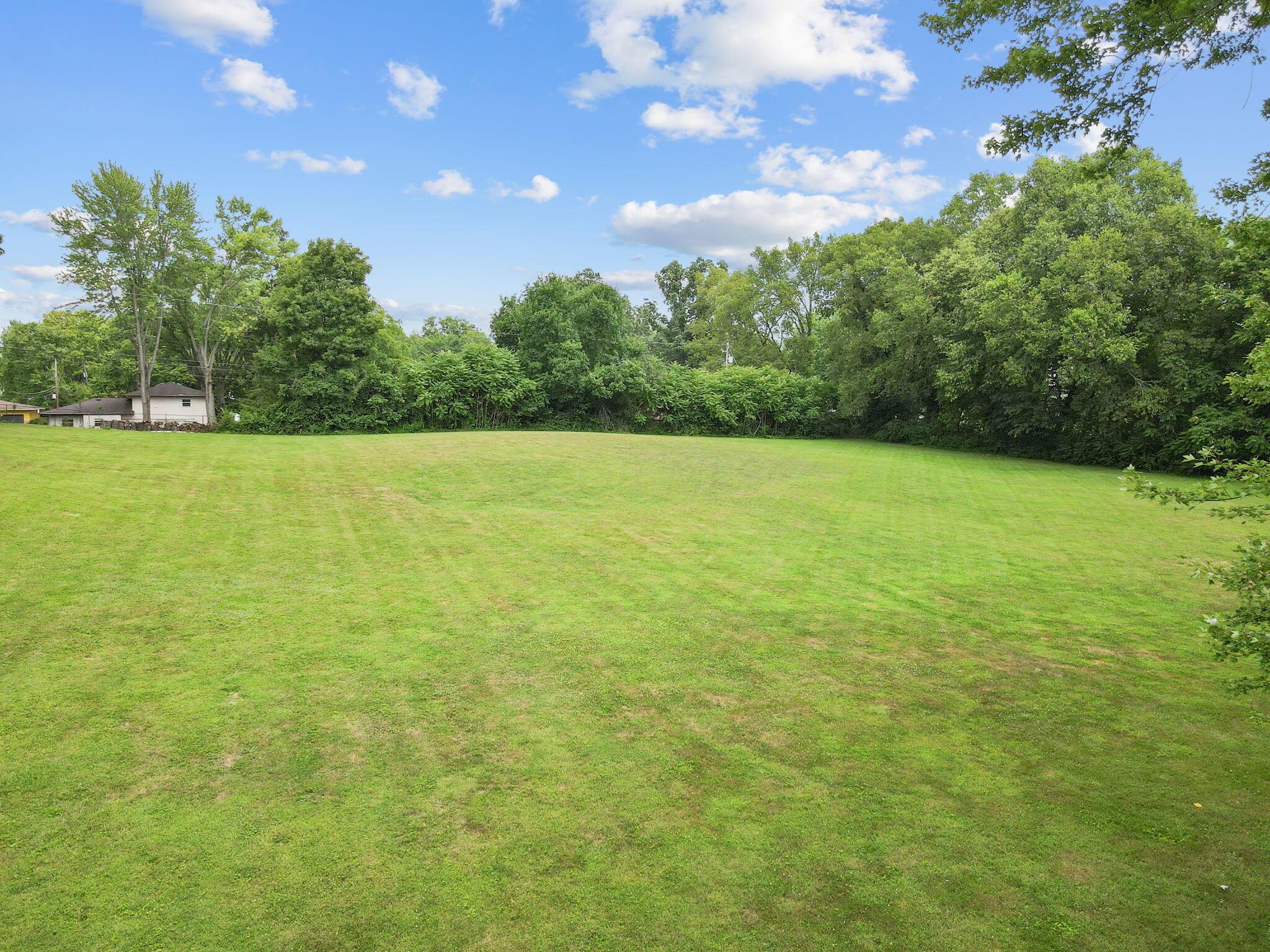 219 N Hamilton Road Property Photo 15