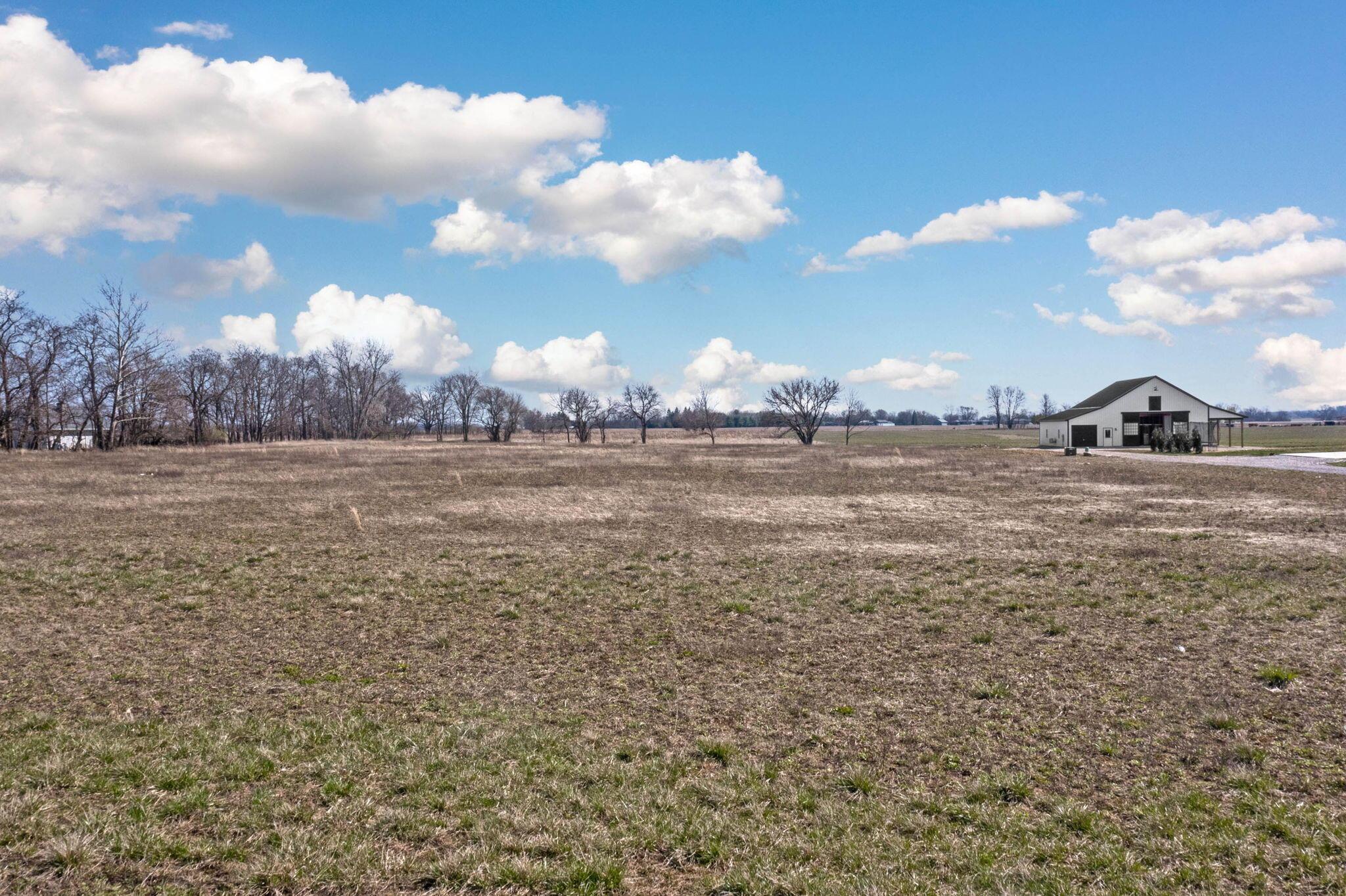 8777 Hayden Run Road Property Photo 12