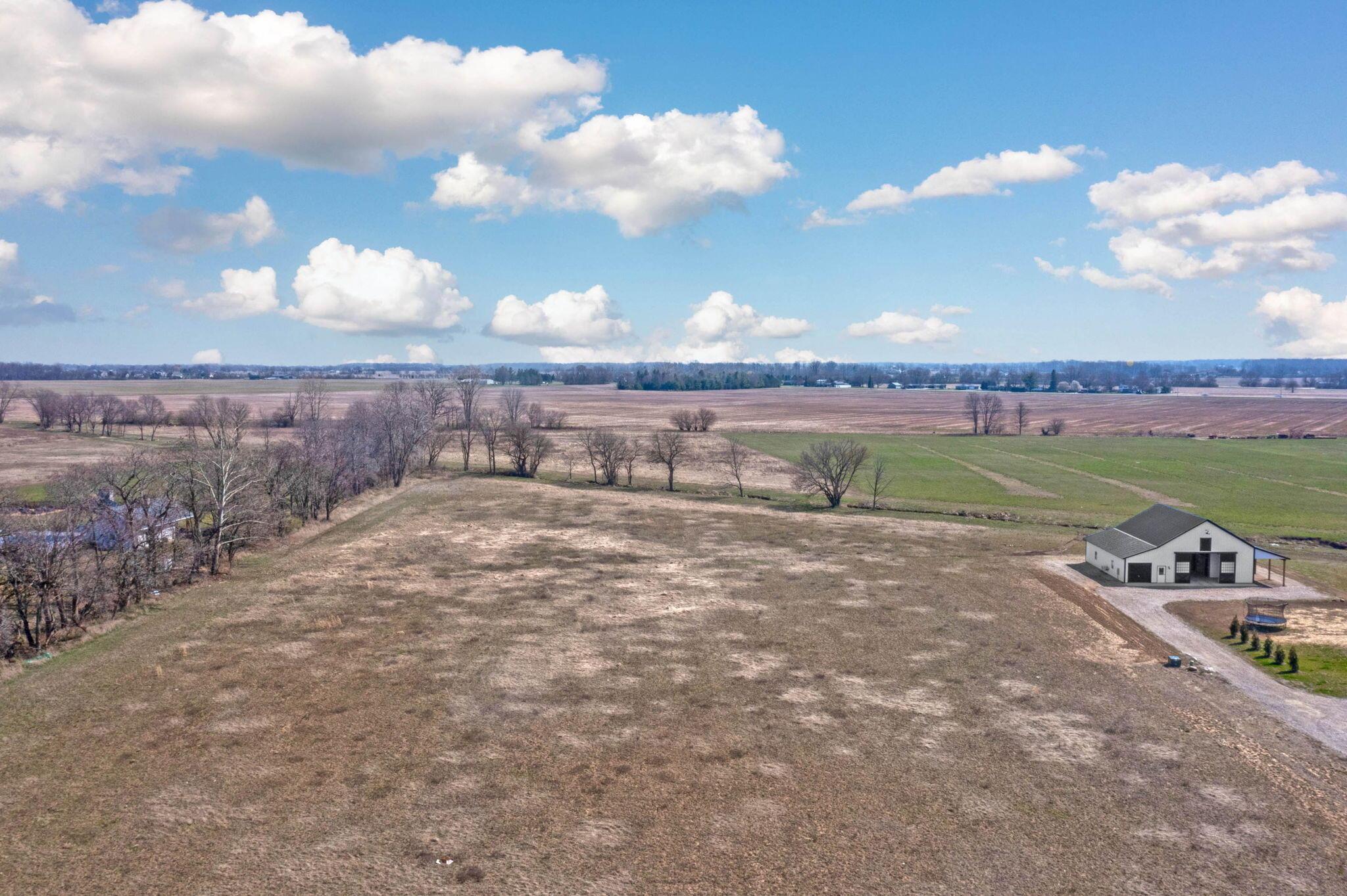 8777 Hayden Run Road Property Photo 14