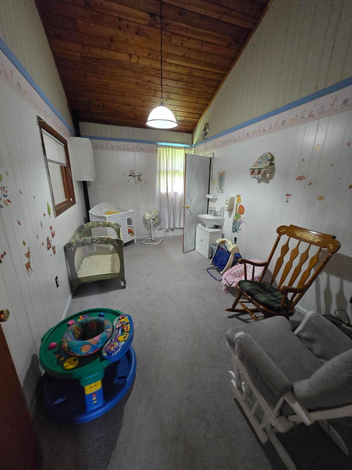 4125 Lanterman Road Property Photo 14