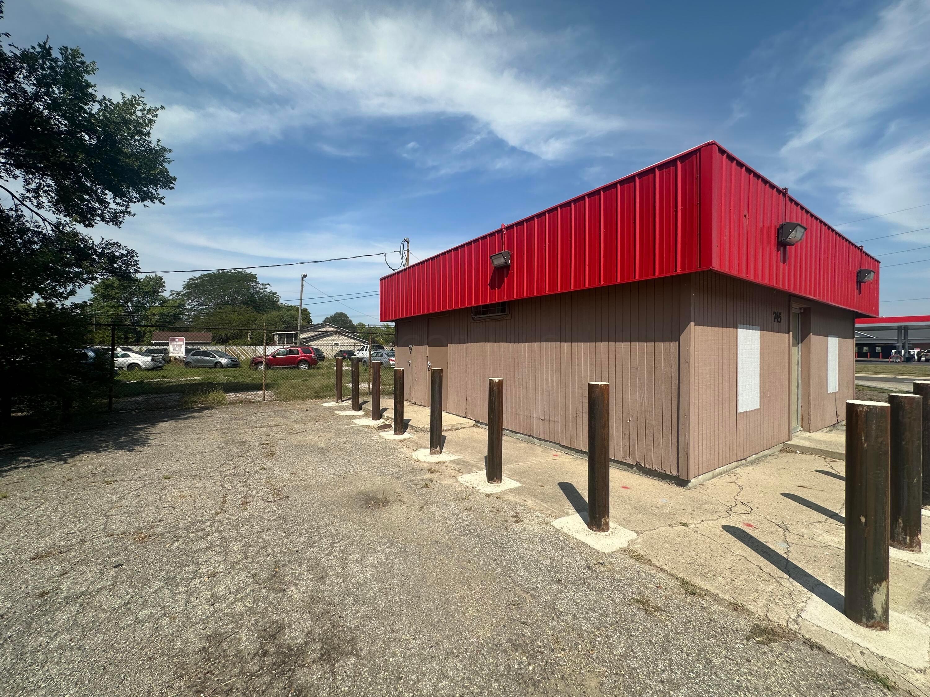 745 S Hamilton Road Property Photo 4