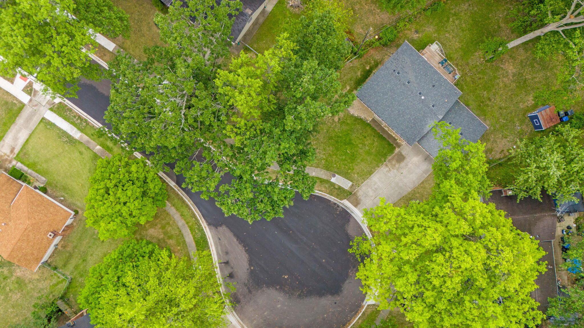 6504 Lexleigh Court Property Photo 4