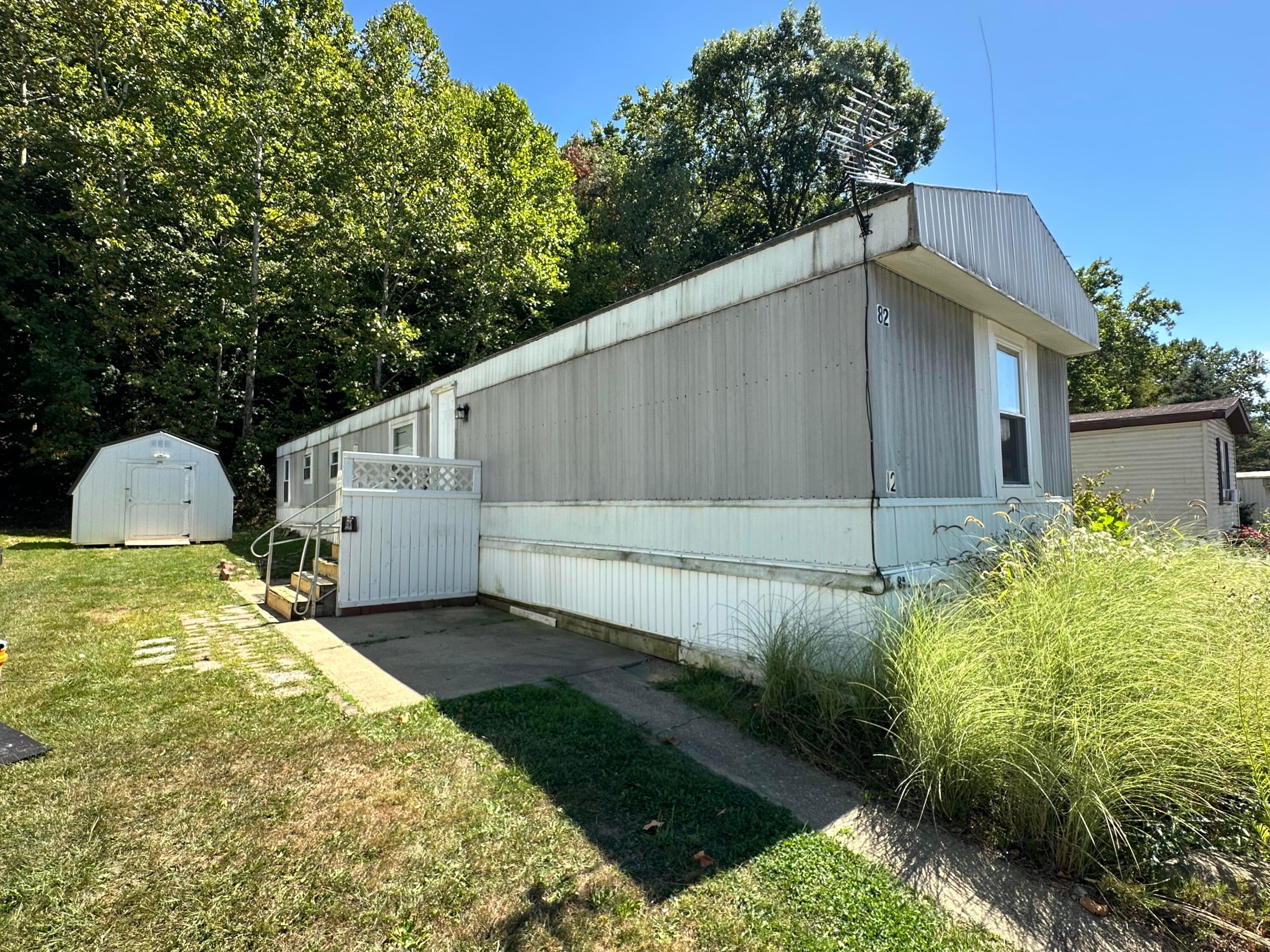 152 Irving Wick Drive E, 82 Property Photo 2