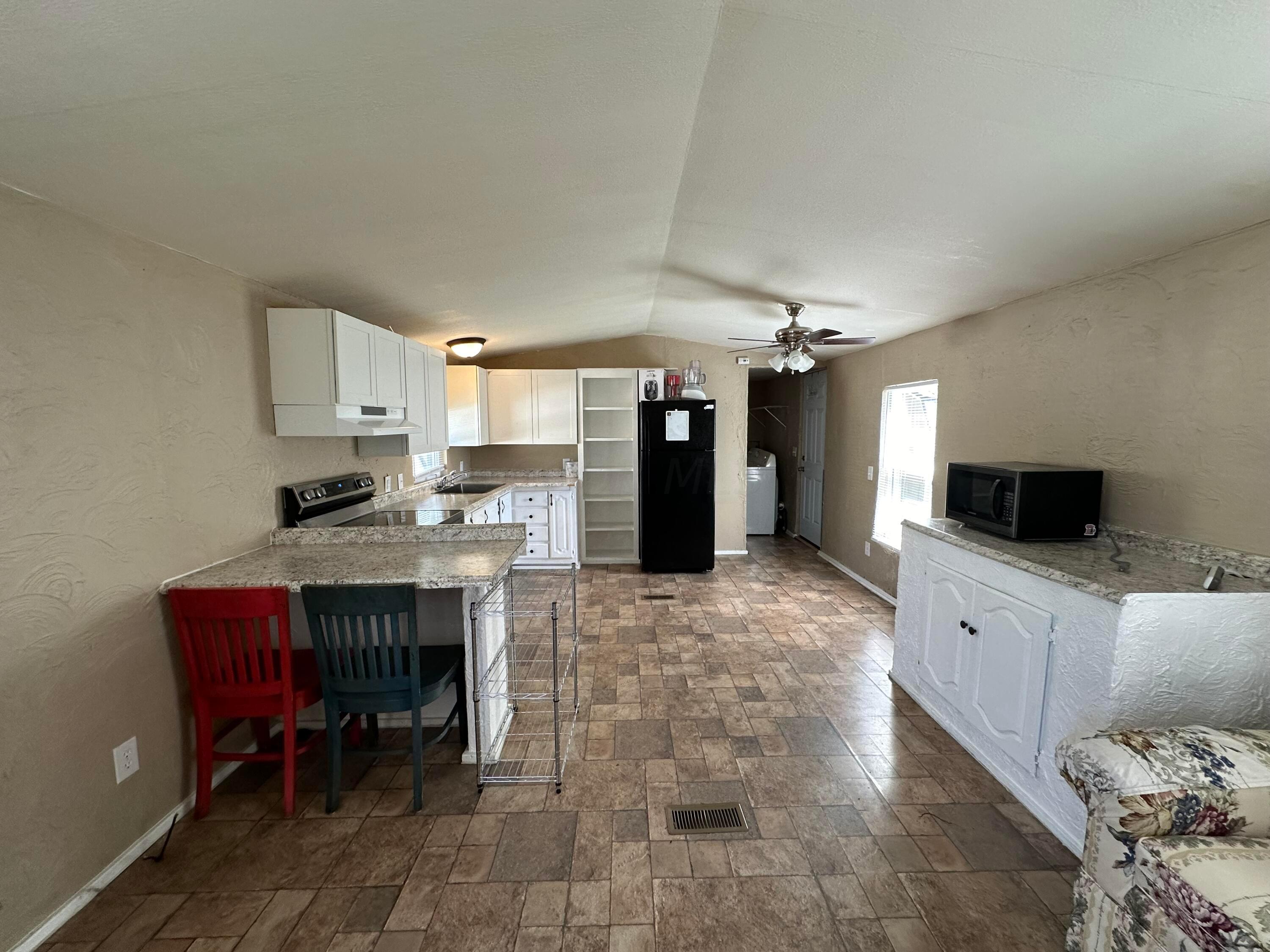 152 Irving Wick Drive E, 82 Property Photo 6
